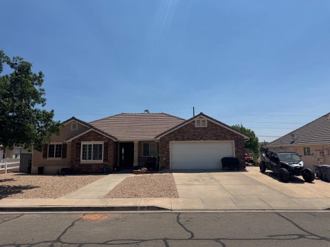 Photo of 27 S 1970 E, Saint George, UT 84790 (MLS # 26-273435)