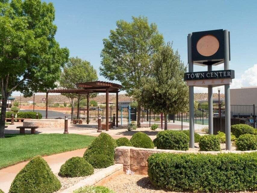 HIGHLAND PARK AT THE CORAL CANYON - Residential