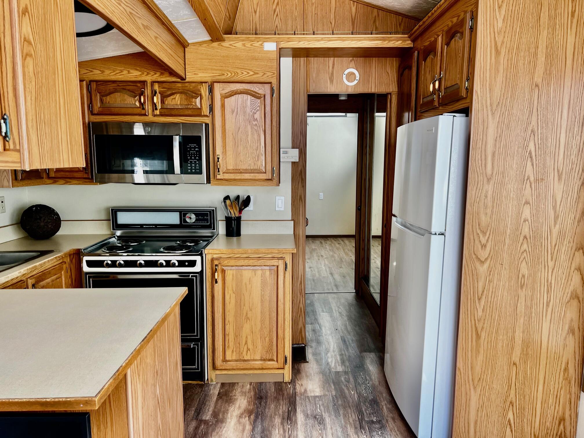 KINGS ROW ESTATES - Residential