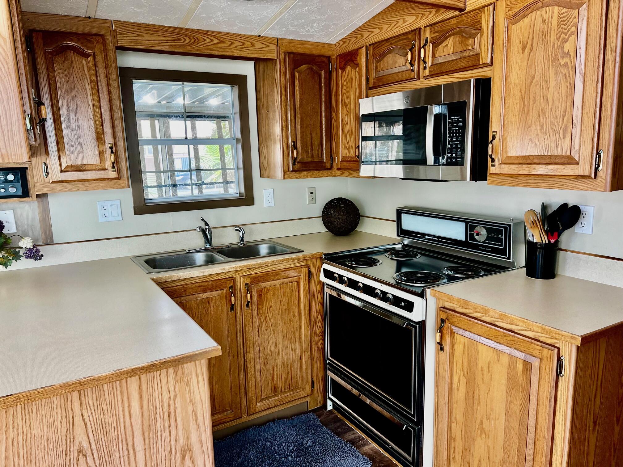 KINGS ROW ESTATES - Residential