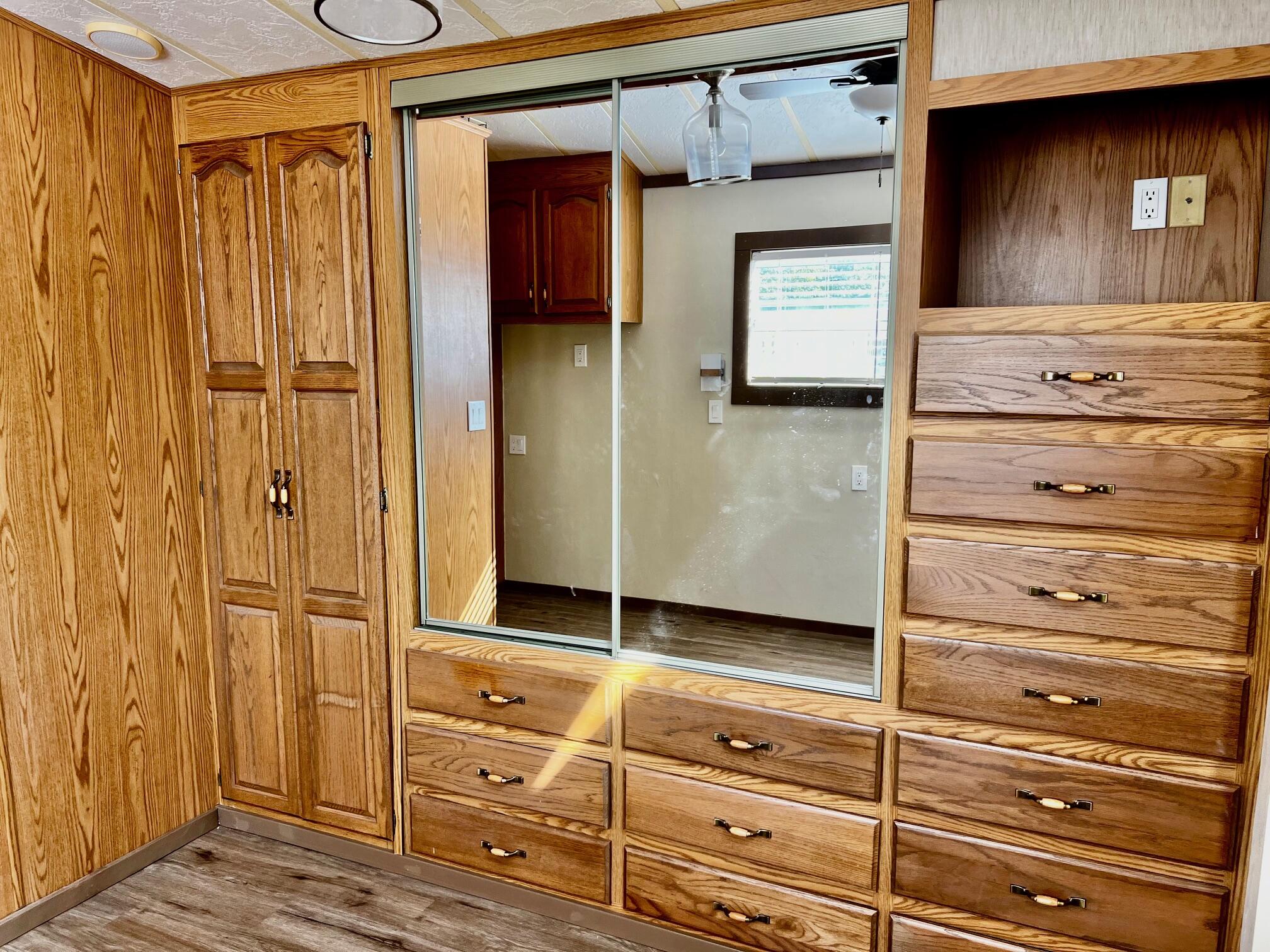 KINGS ROW ESTATES - Residential