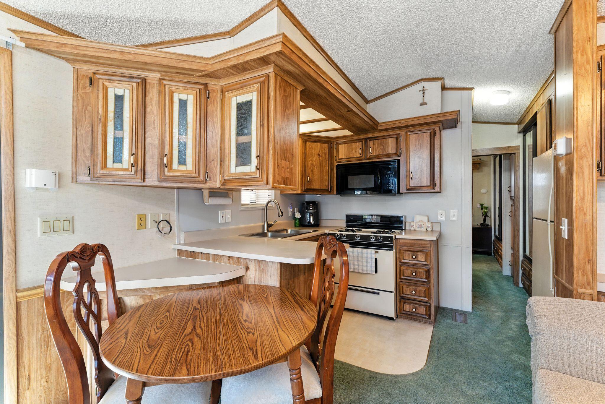 KINGS ROW ESTATES - Residential