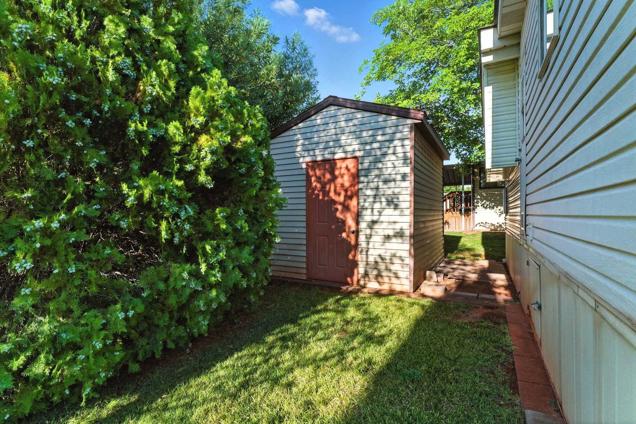 KINGS ROW ESTATES - Residential