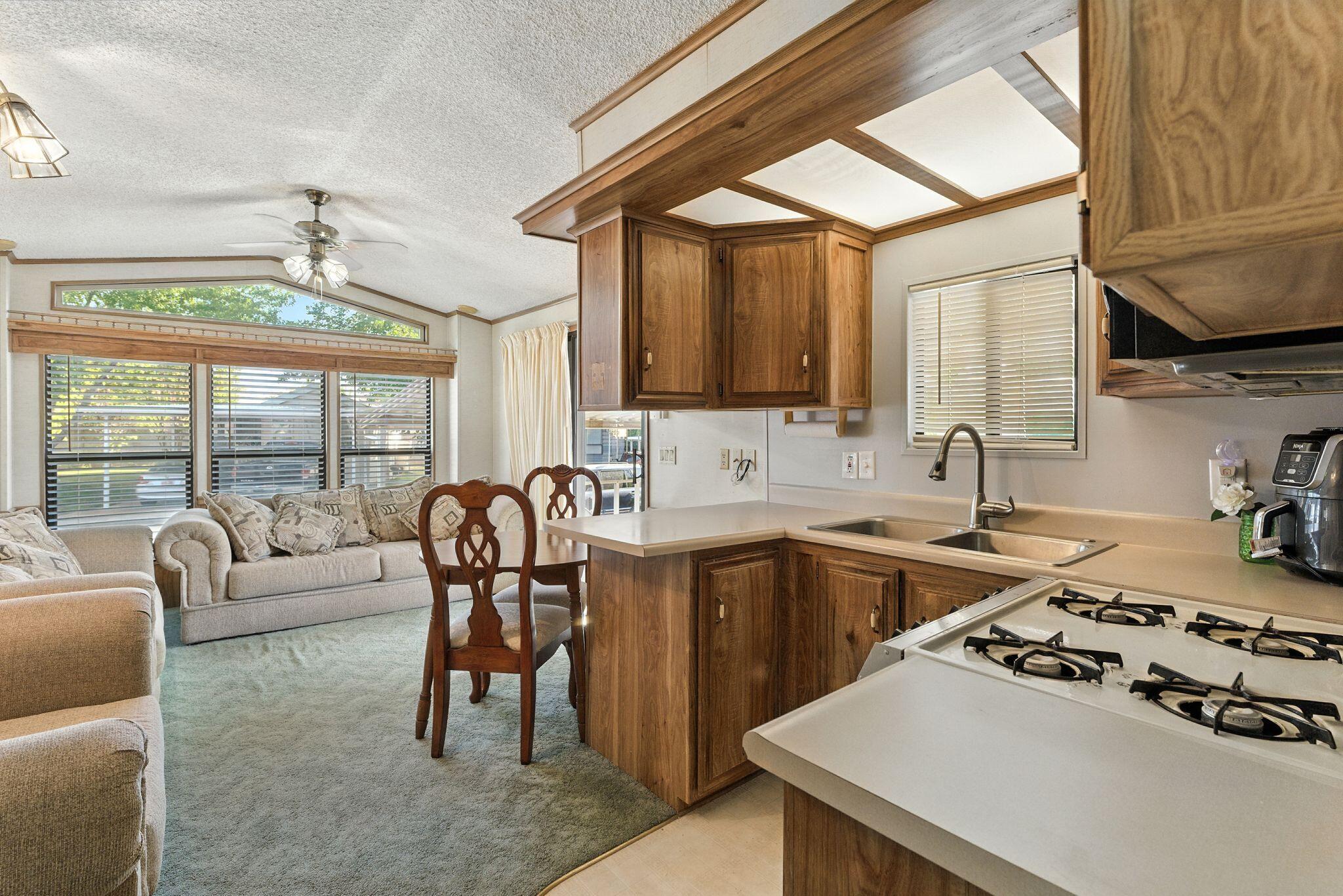 KINGS ROW ESTATES - Residential