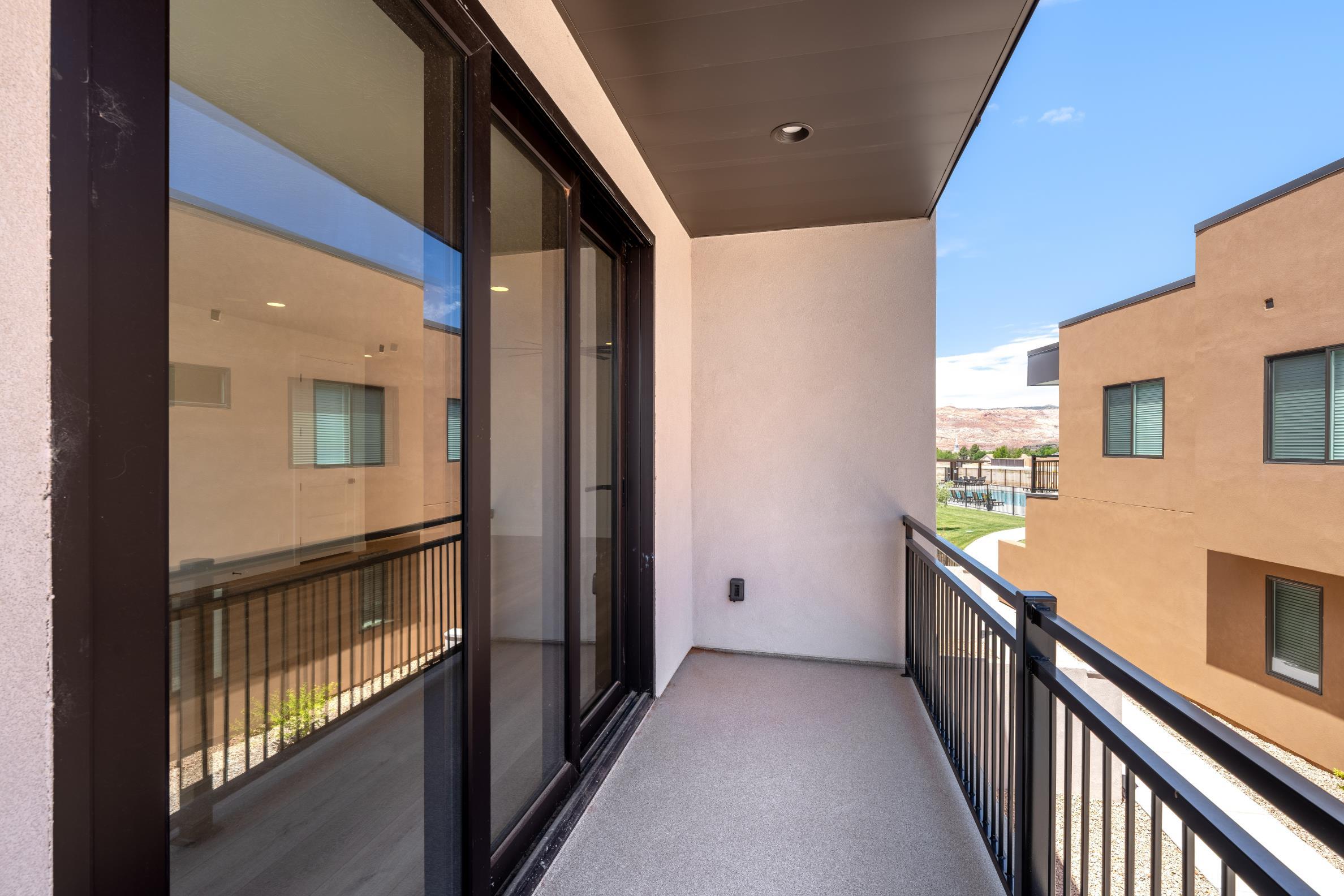 LEDGES OF SG HILLCREST - Residential