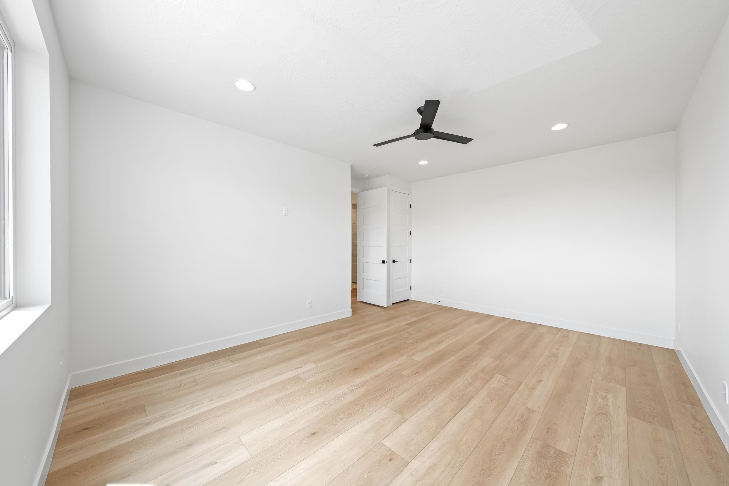 LEDGES OF SG HILLCREST - Residential