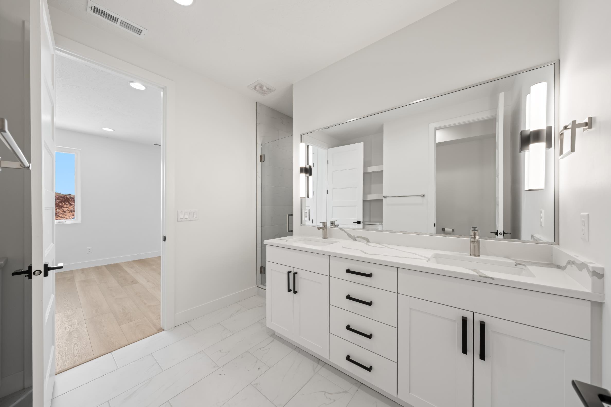LEDGES OF SG HILLCREST - Residential