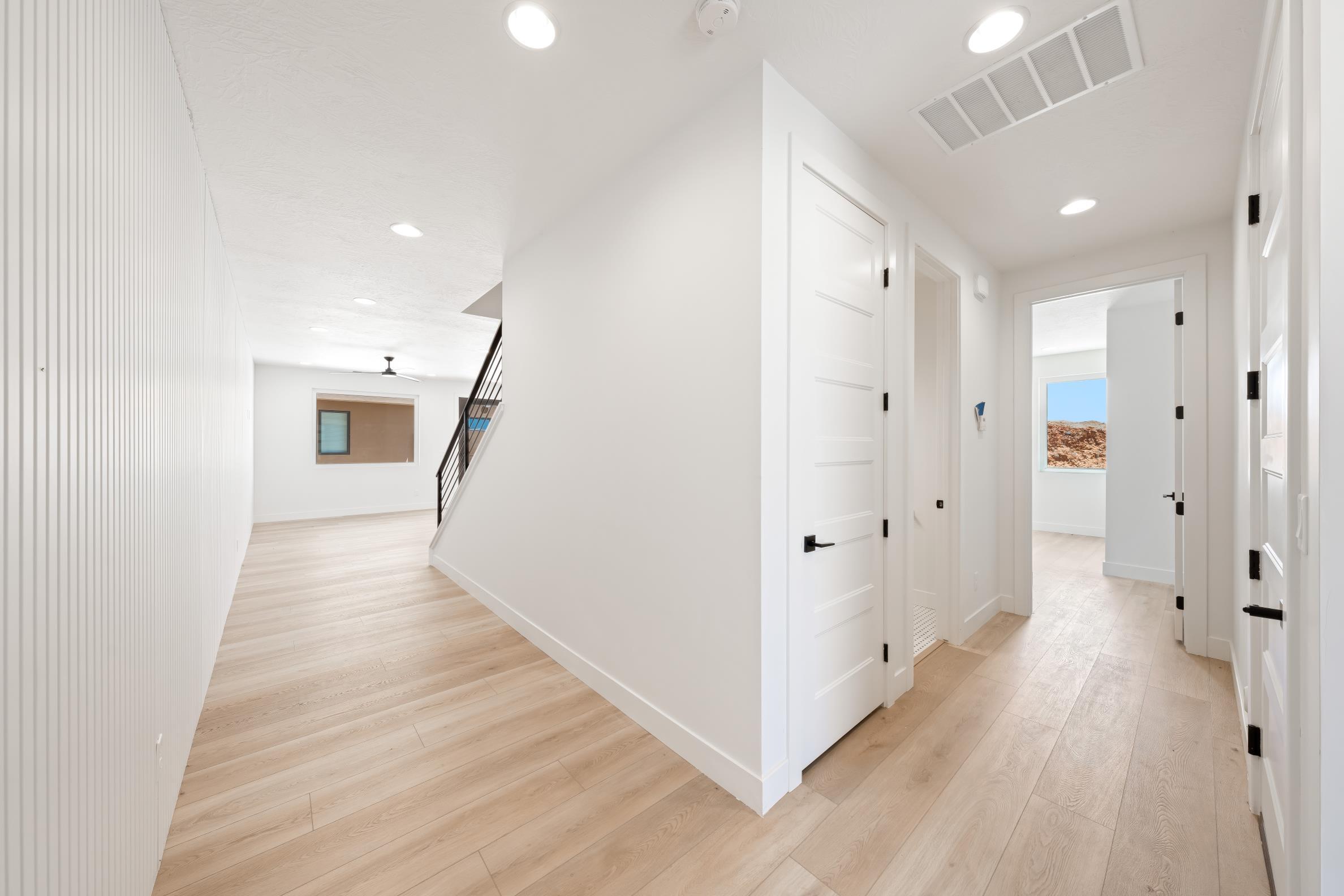 LEDGES OF SG HILLCREST - Residential