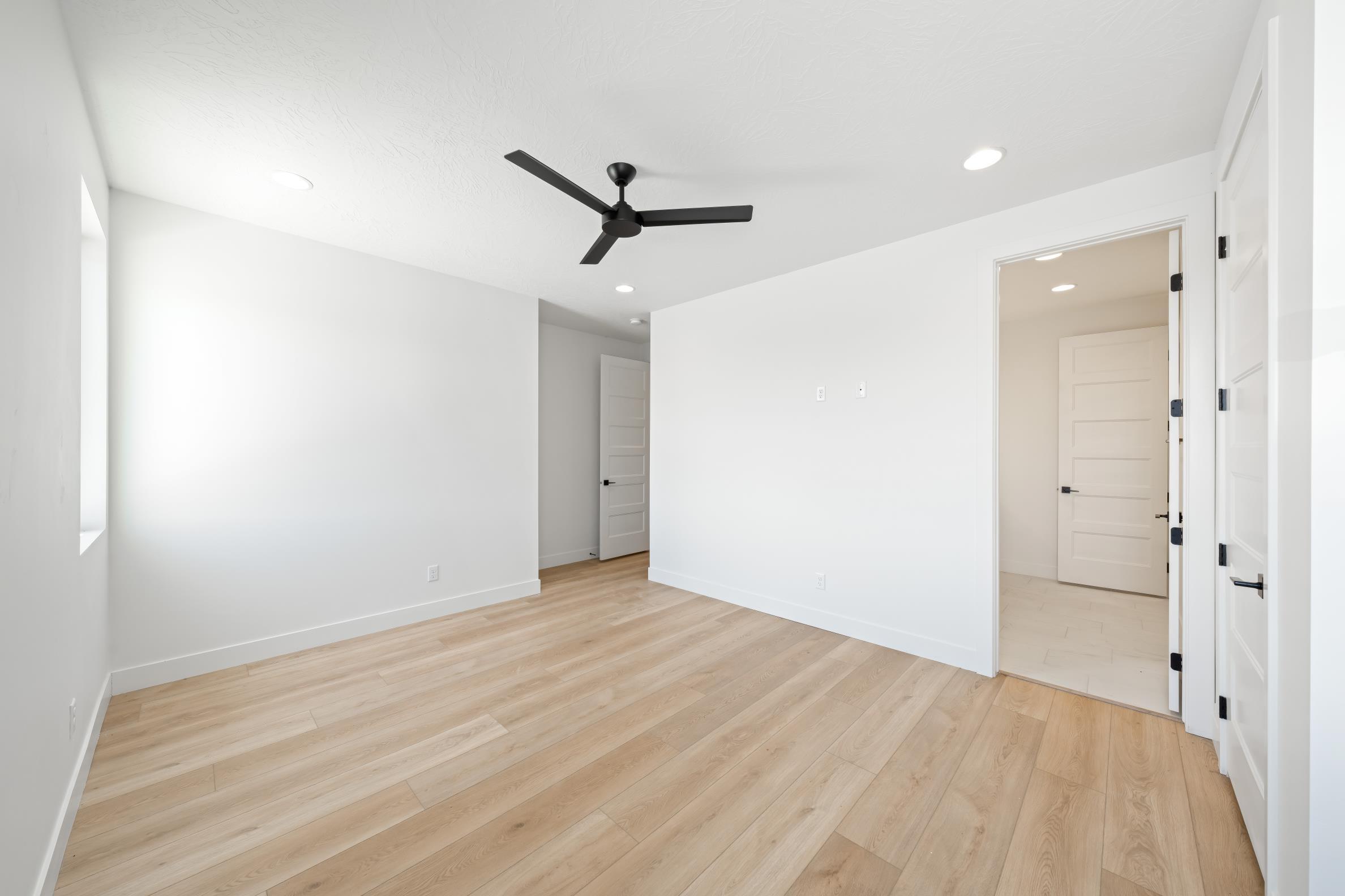 LEDGES OF SG HILLCREST - Residential