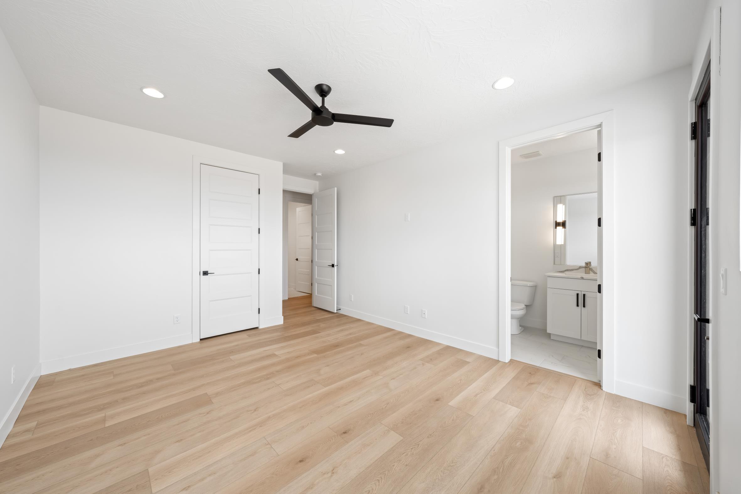 LEDGES OF SG HILLCREST - Residential