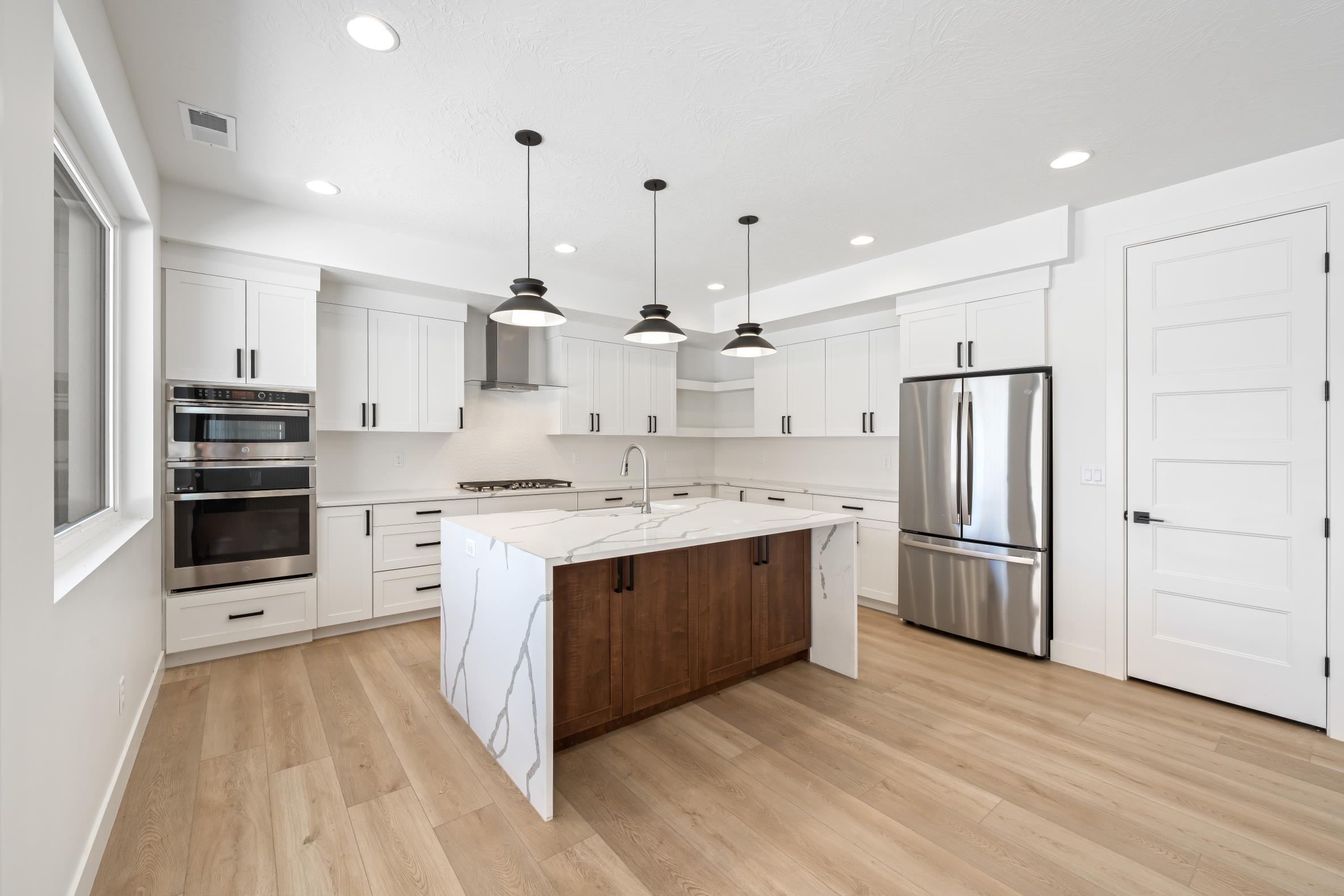 LEDGES OF SG HILLCREST - Residential