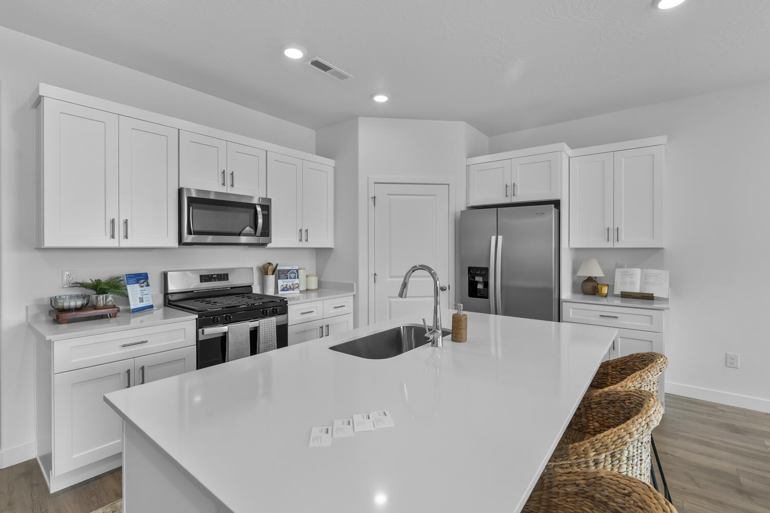 STANDING ROCK EAST AT LONG VALLEY - Residential