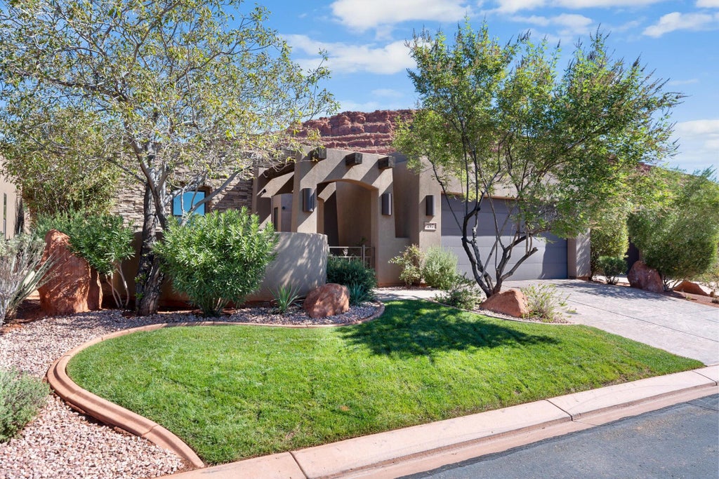Photo of 2139 W Cougar Rock CIR 197 #197, Saint George, UT 84770 (MLS # 26-276857)