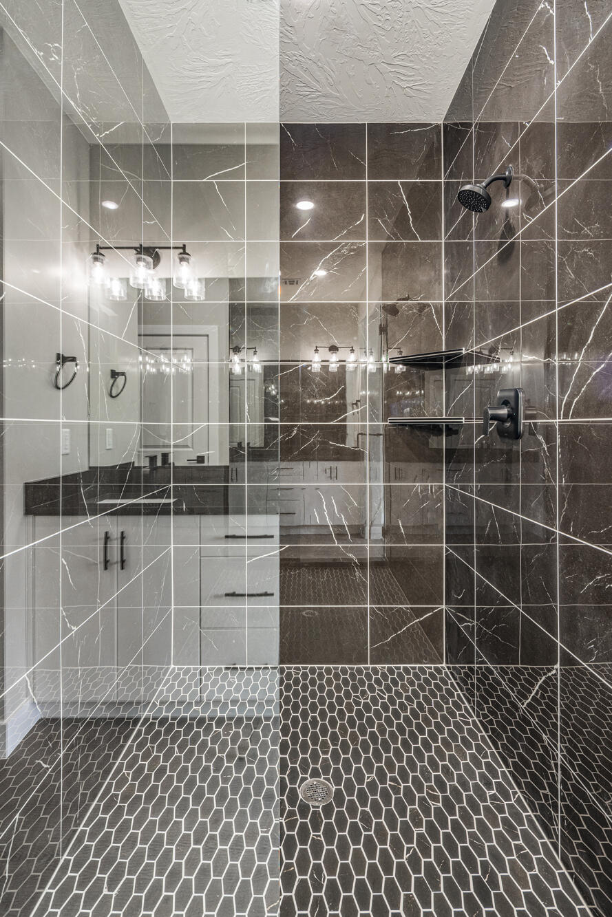 EAGLE POINTE - Residential