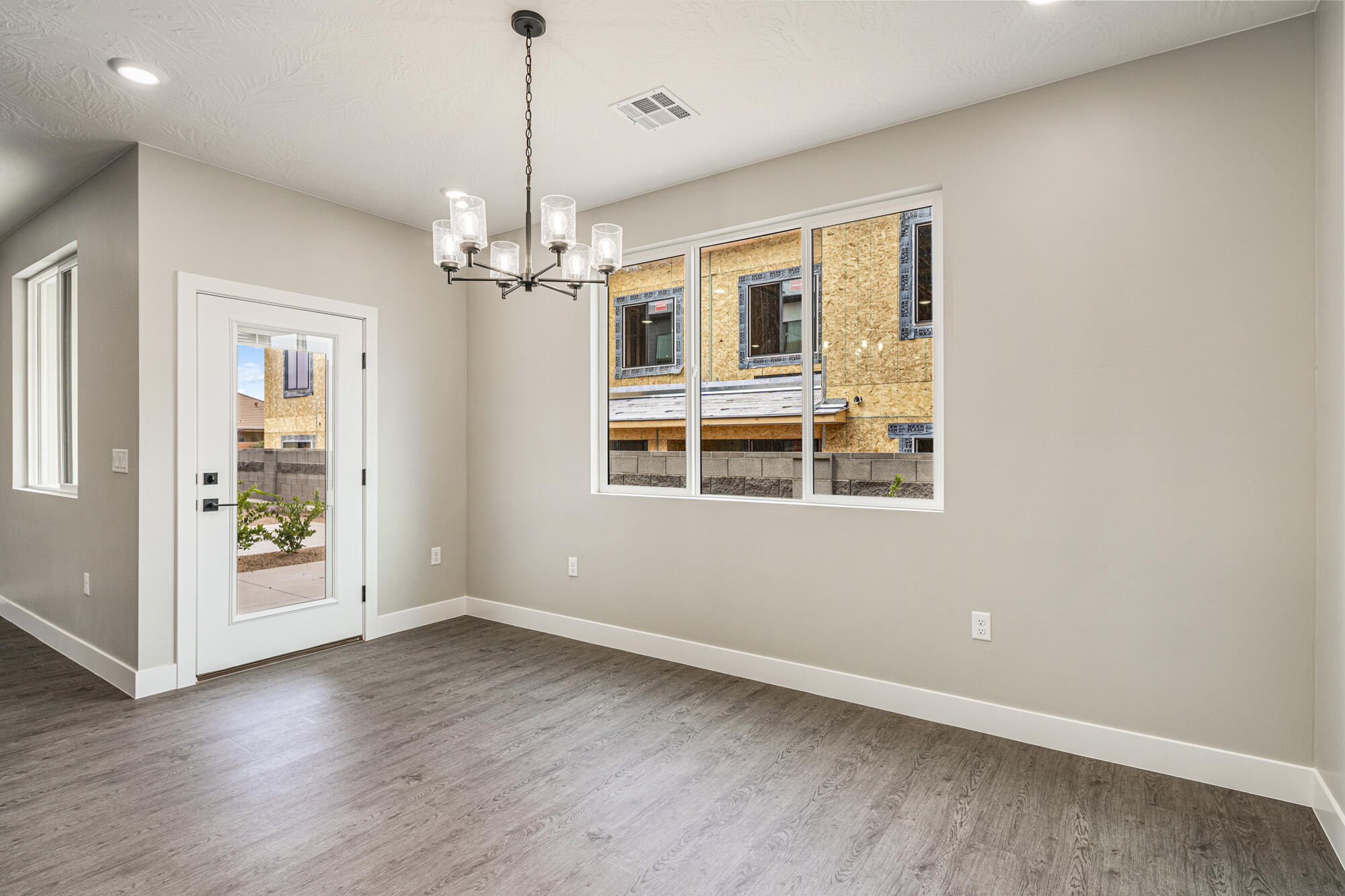 EAGLE POINTE - Residential