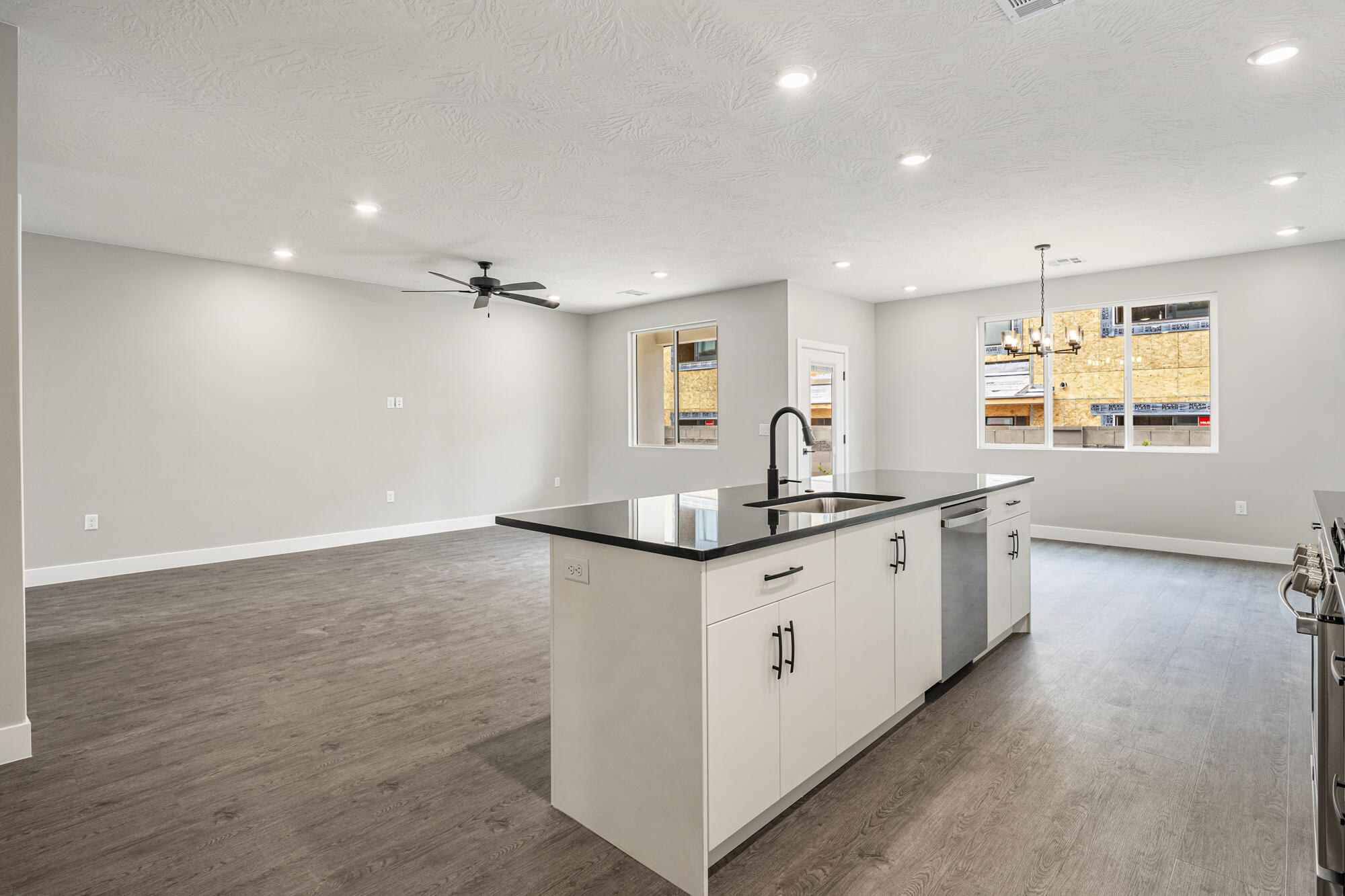 EAGLE POINTE - Residential