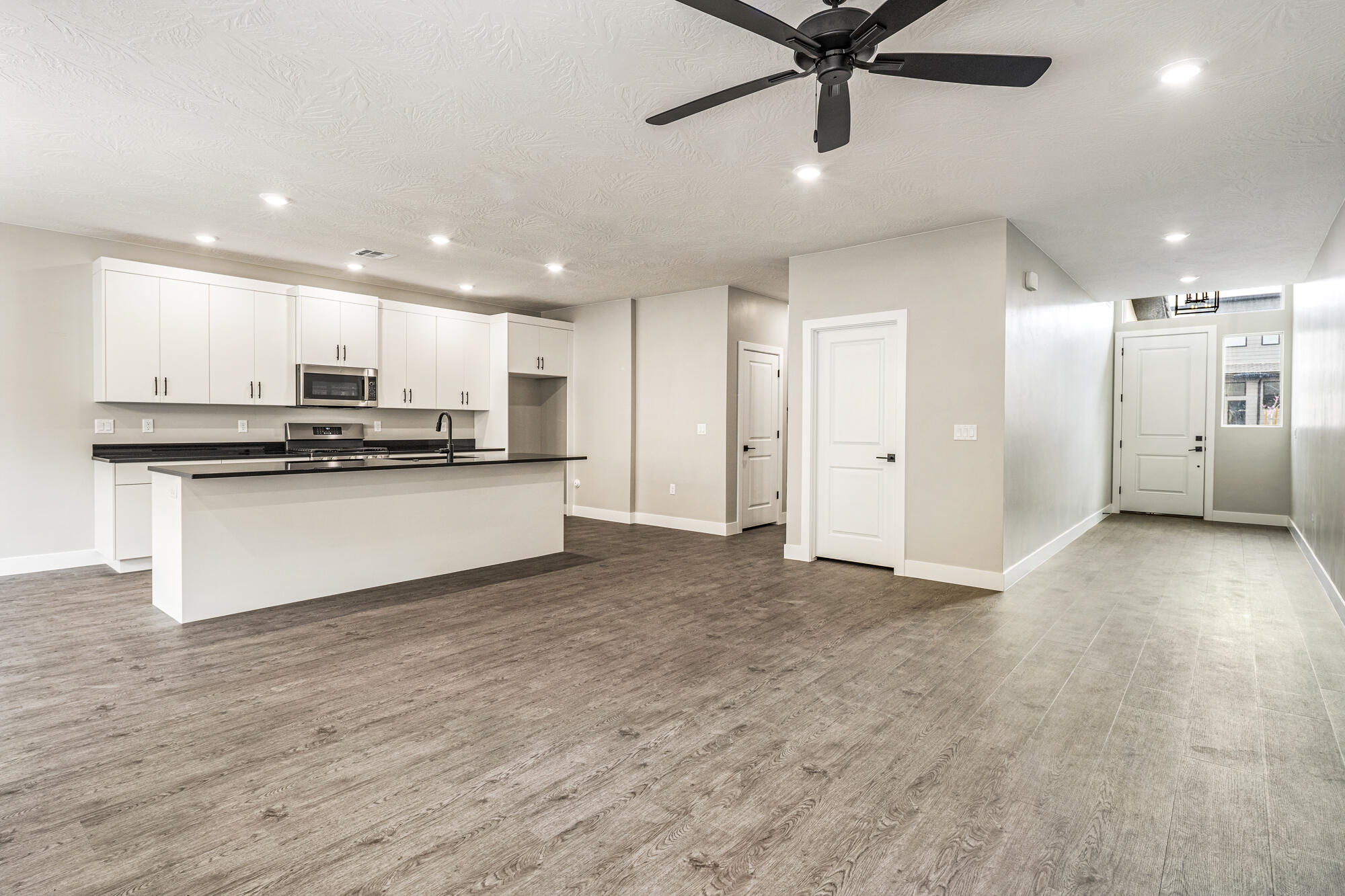 EAGLE POINTE - Residential