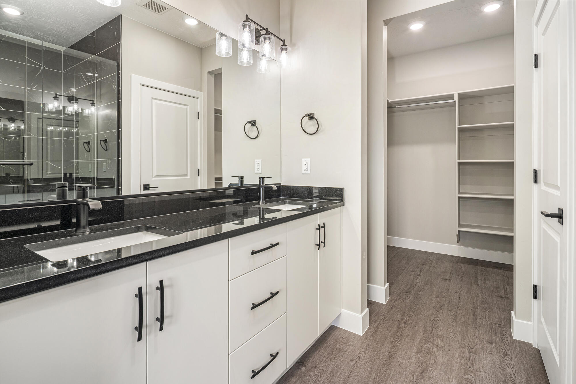 EAGLE POINTE - Residential