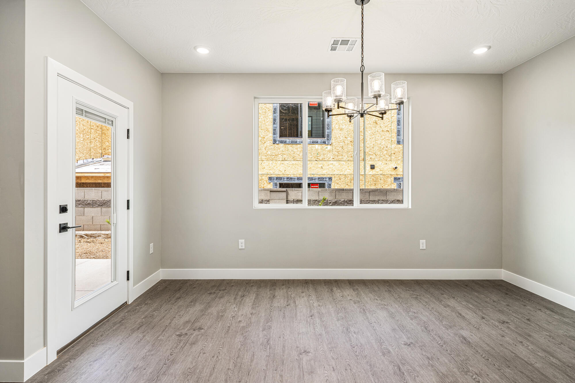 EAGLE POINTE - Residential