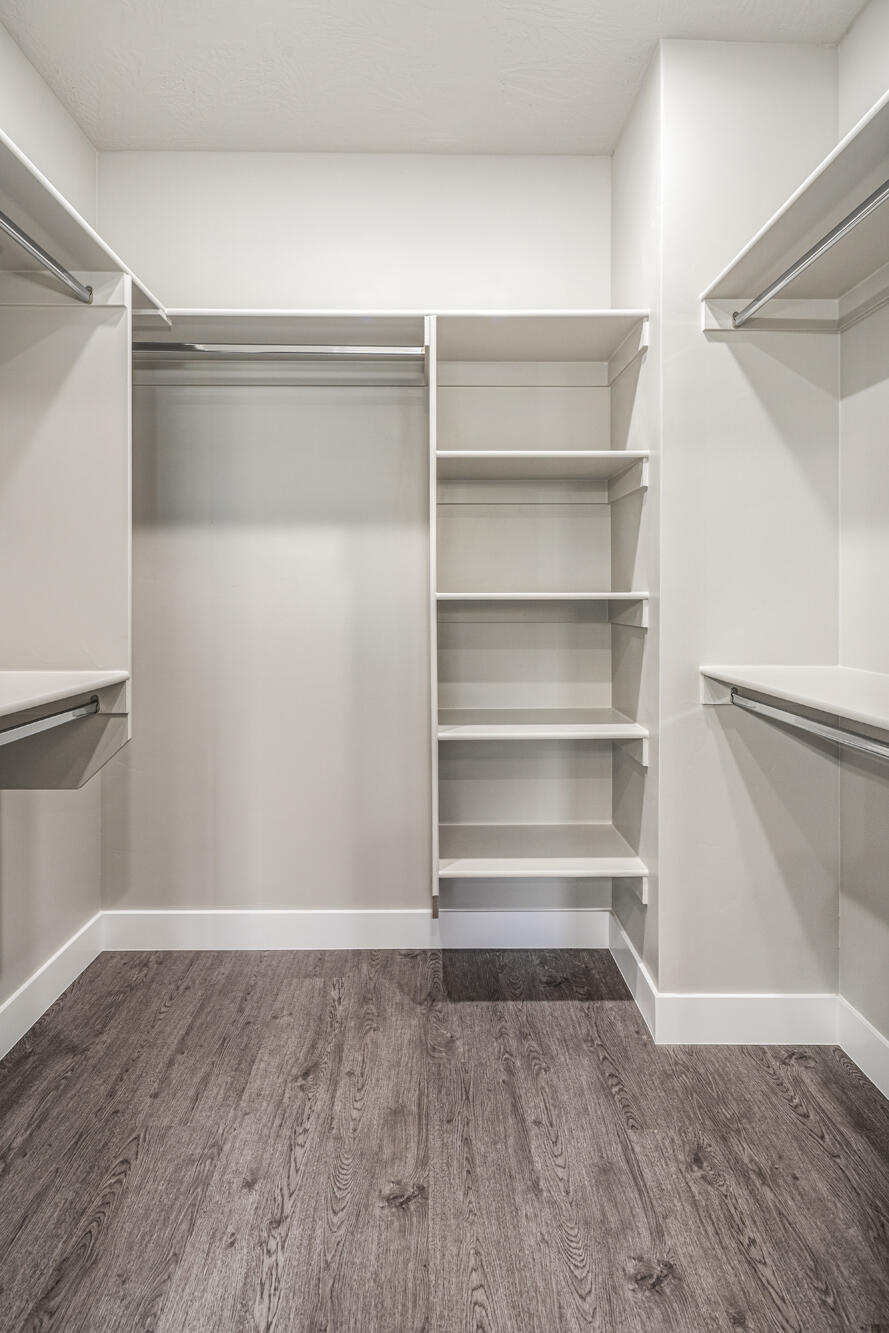 EAGLE POINTE - Residential