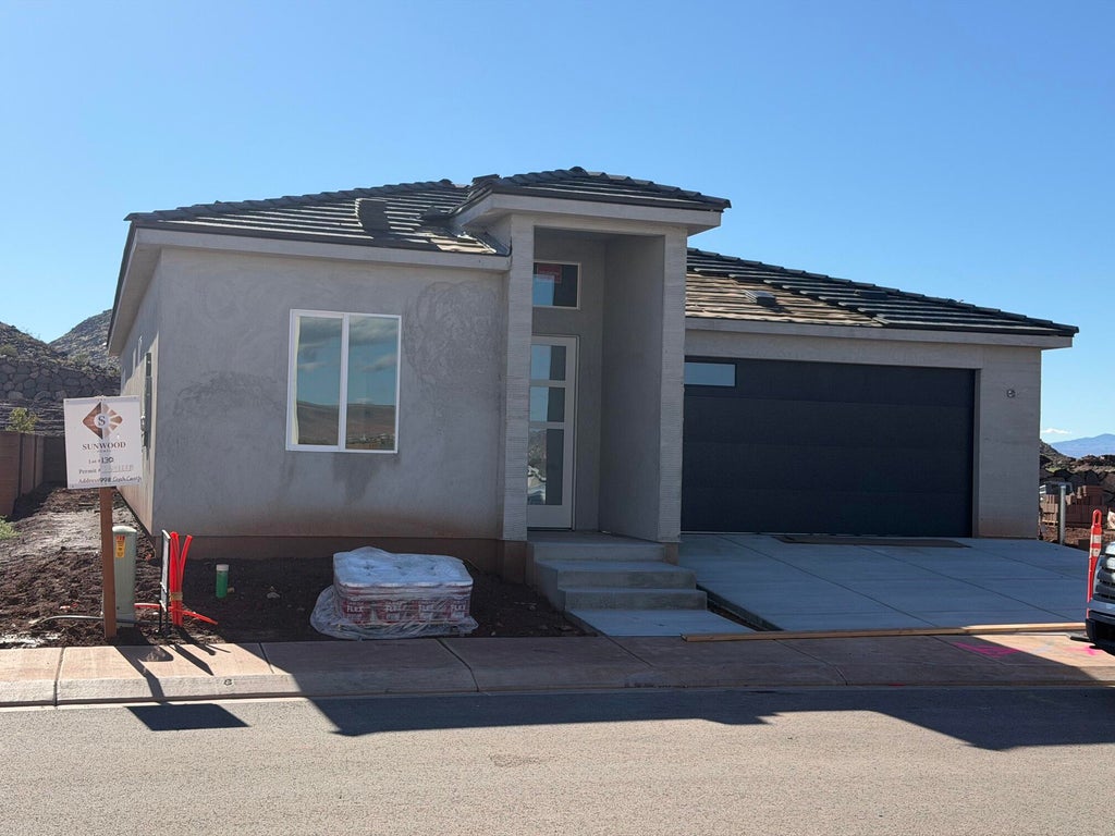 Photo of 998 E Coyote Crest DR, Washington, UT 84780 (MLS # 26-277116)
