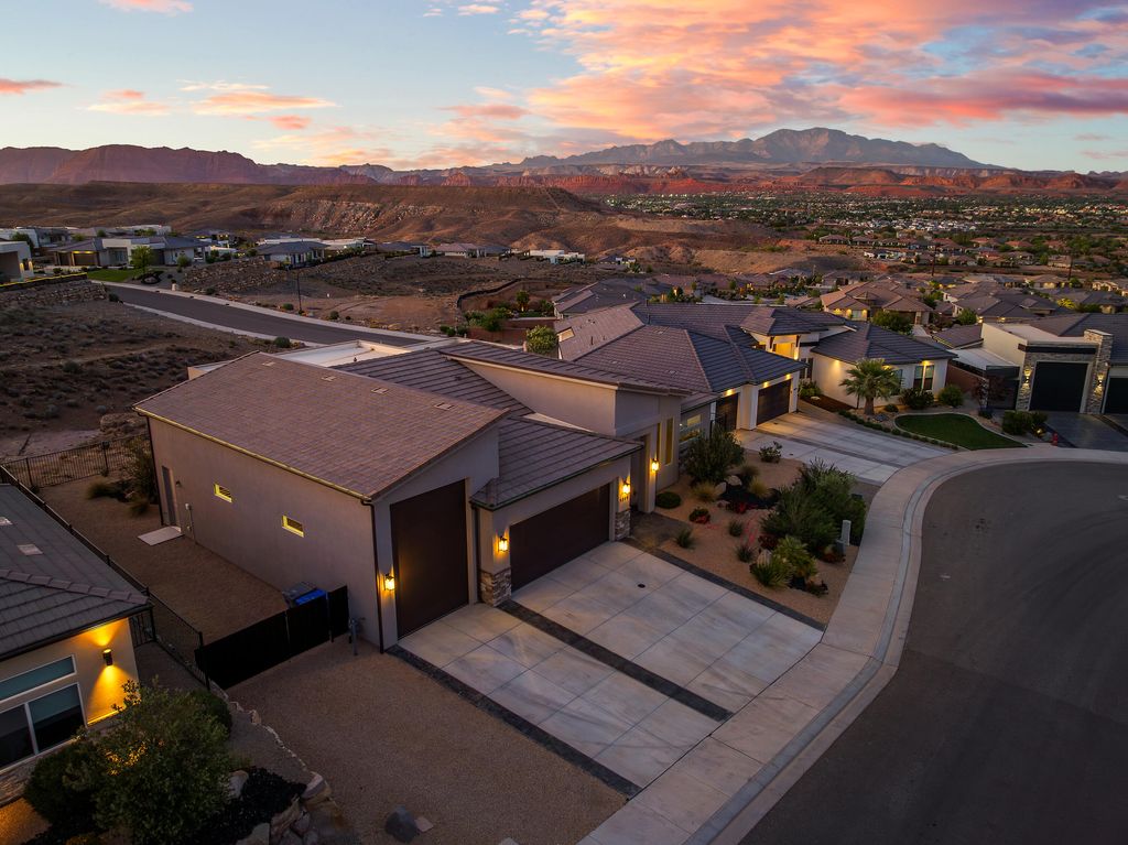 Photo of 3044 W SESIA Way, Saint George, UT 84770 (MLS # 26-271607)