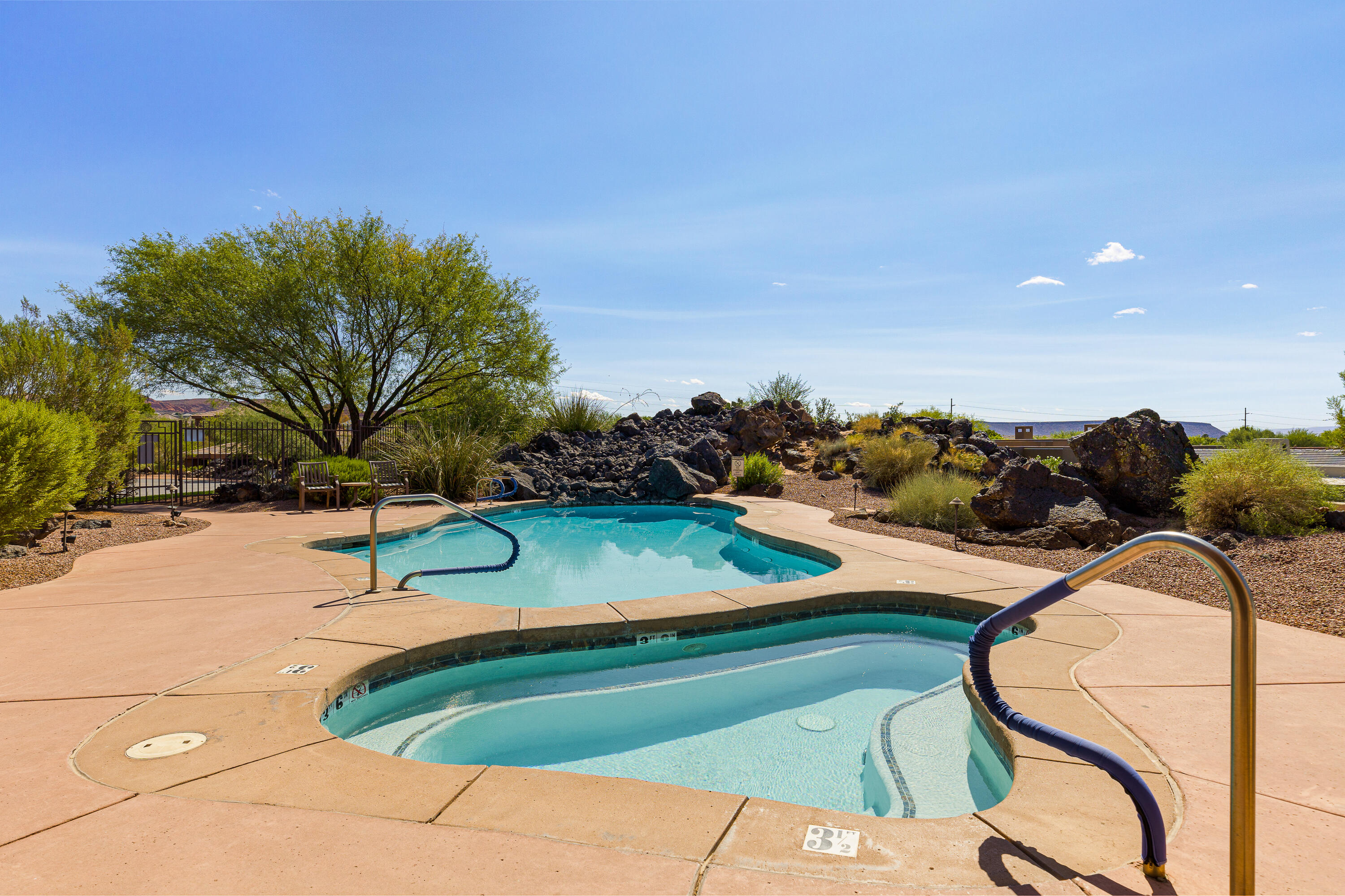 LAVA FALLS AT ENTRADA - Residential