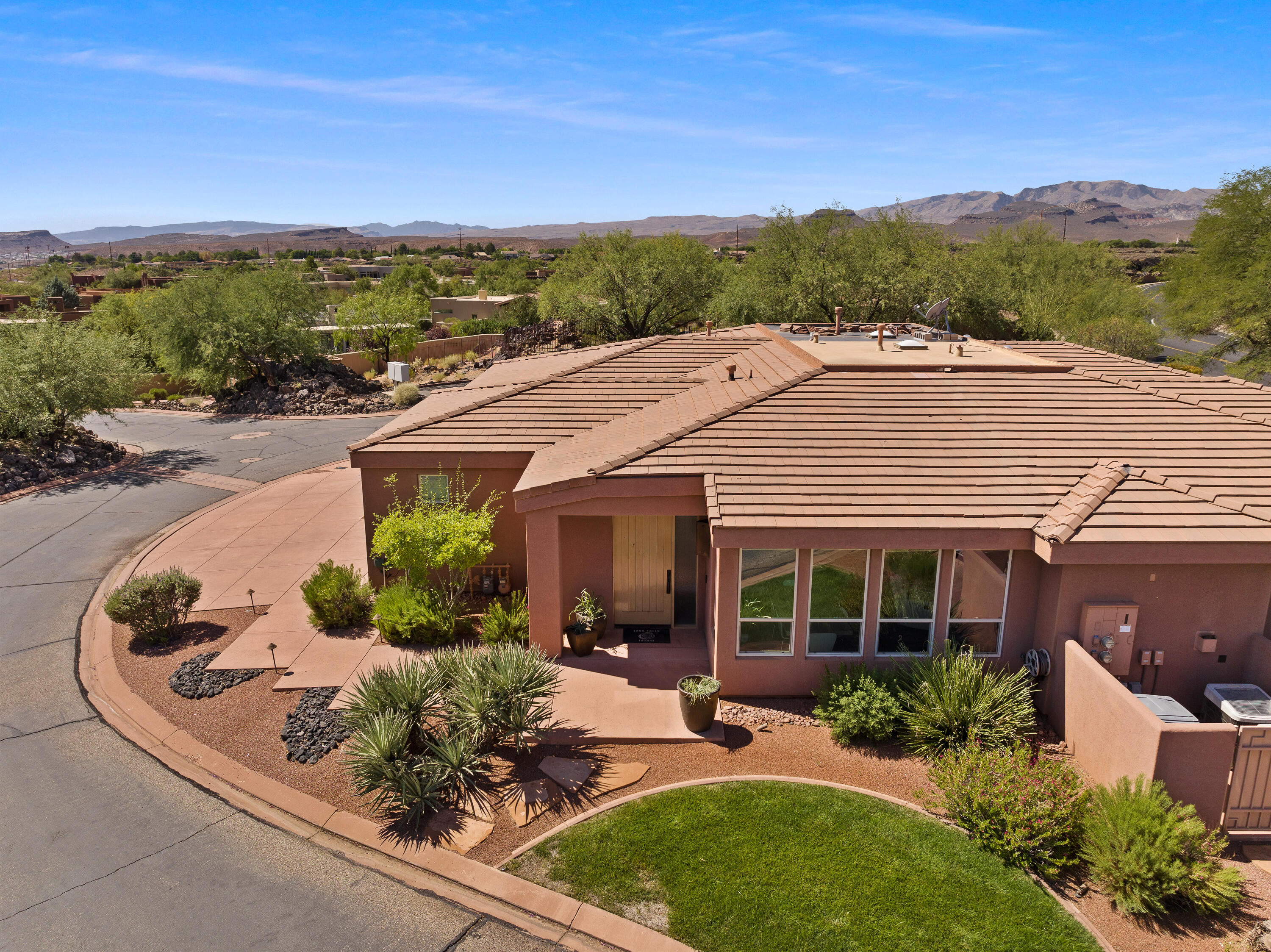 LAVA FALLS AT ENTRADA - Residential