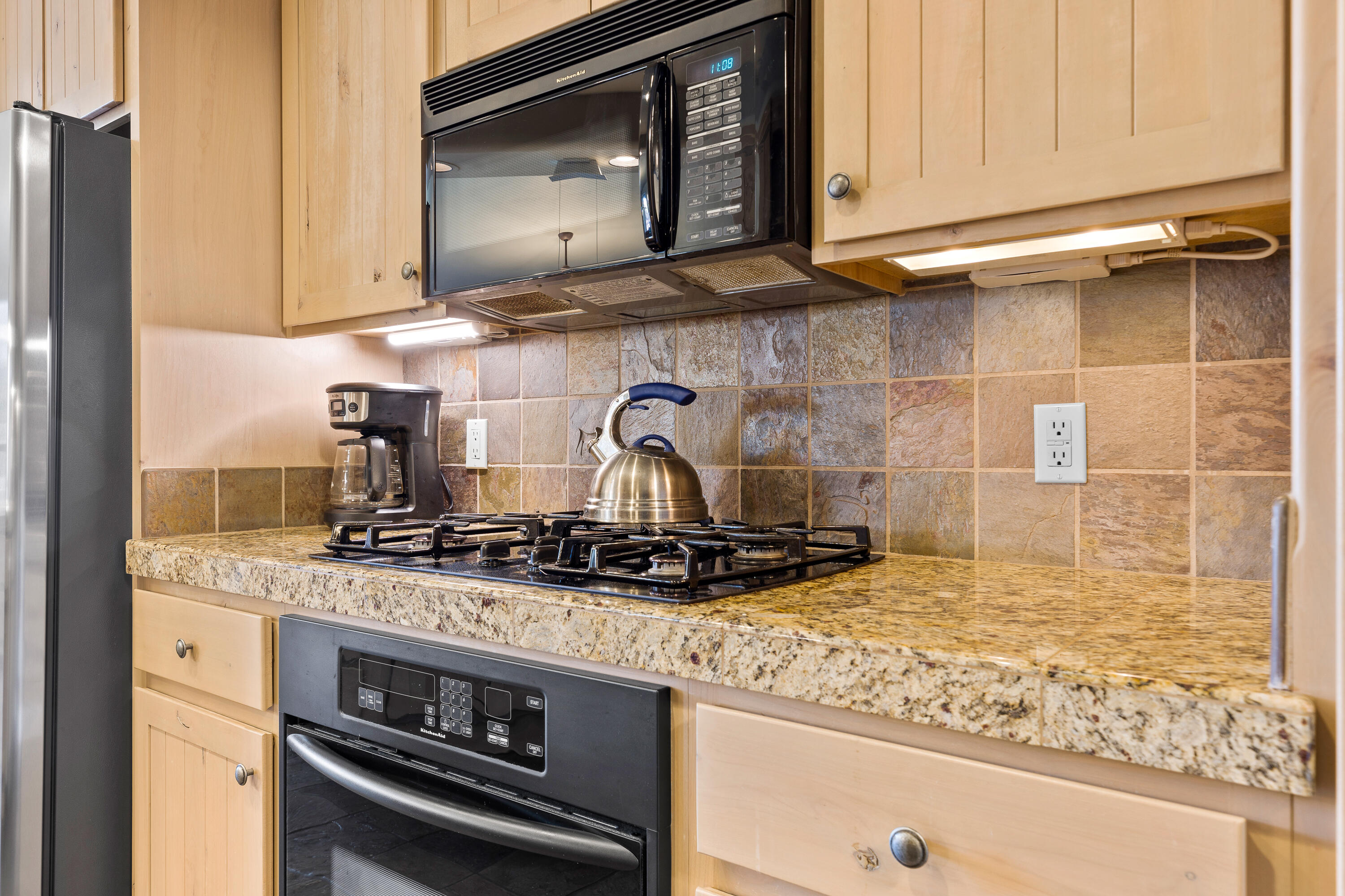 LAVA FALLS AT ENTRADA - Residential