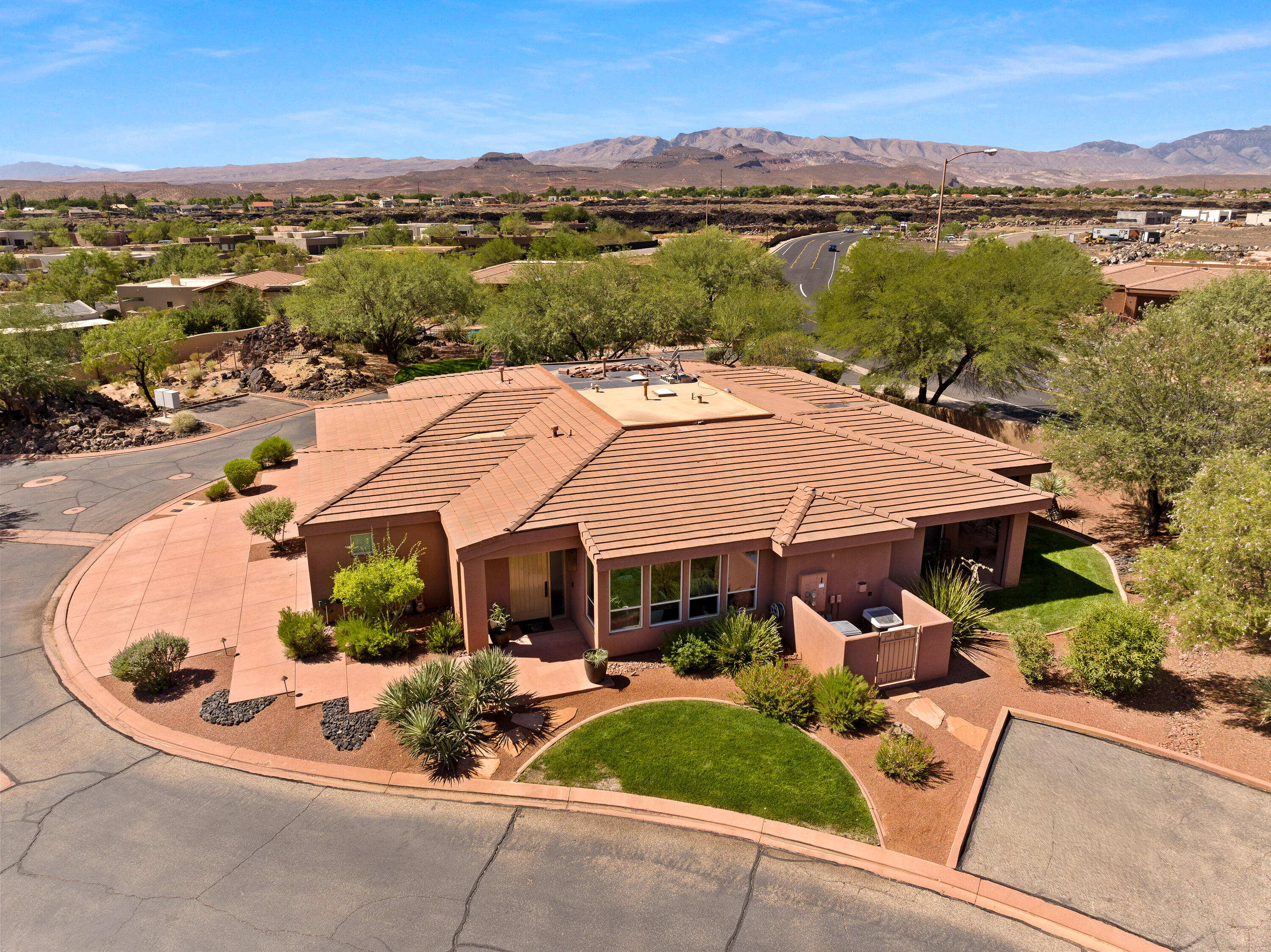 LAVA FALLS AT ENTRADA - Residential