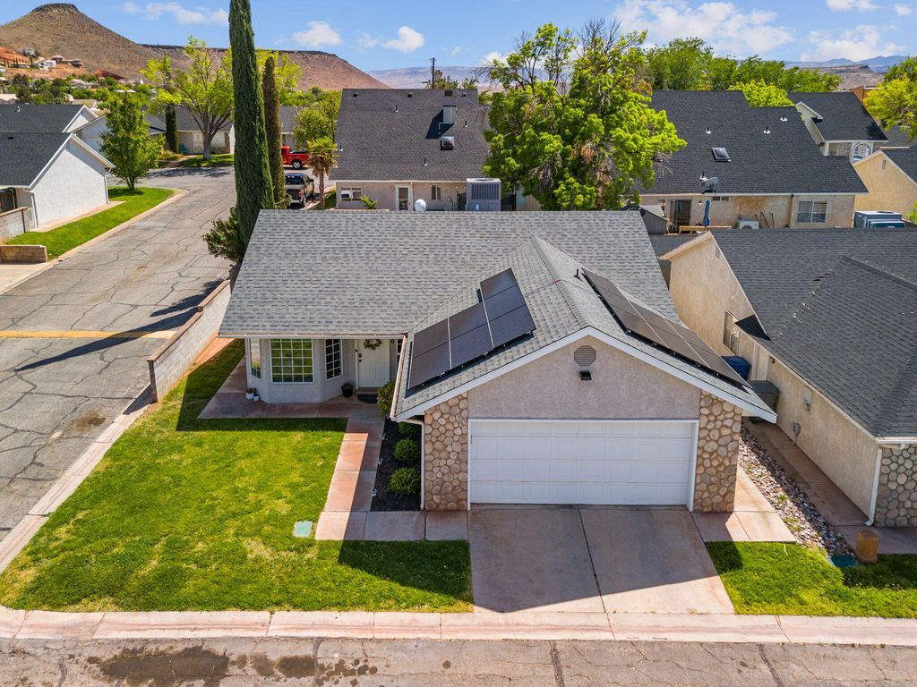 Photo of 1040 N 1300 W 60 #60, Saint George, UT 84770 (MLS # 26-271534)