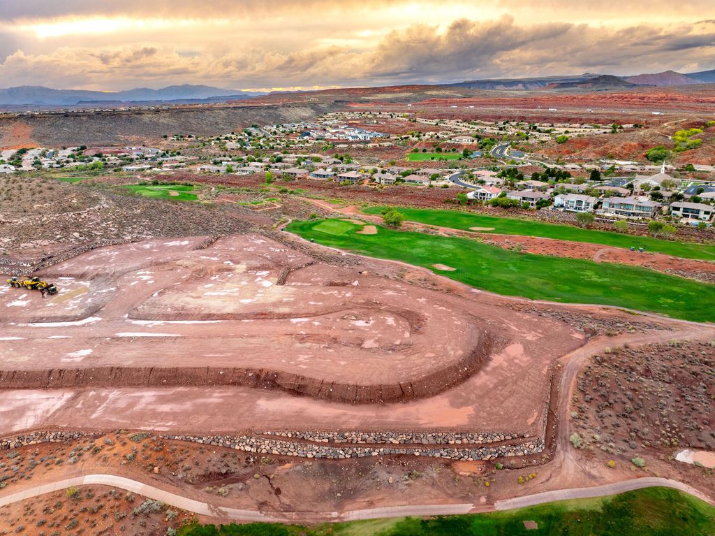 Photo of 1714 N Golden Bear Way, Washington, UT 84780 (MLS # 25-266272)
