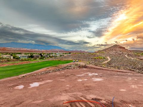 Tiny photo for 1714 N Golden Bear Way, Washington, UT 84780 (MLS # 25-266272)