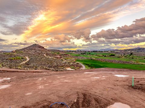 Tiny photo for 1714 N Golden Bear Way, Washington, UT 84780 (MLS # 25-266272)