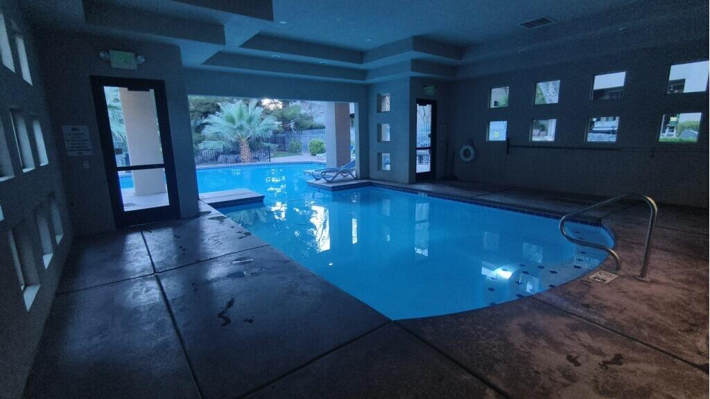 BLACKROCK CONDOS AT STONEBRIDGE - Residential