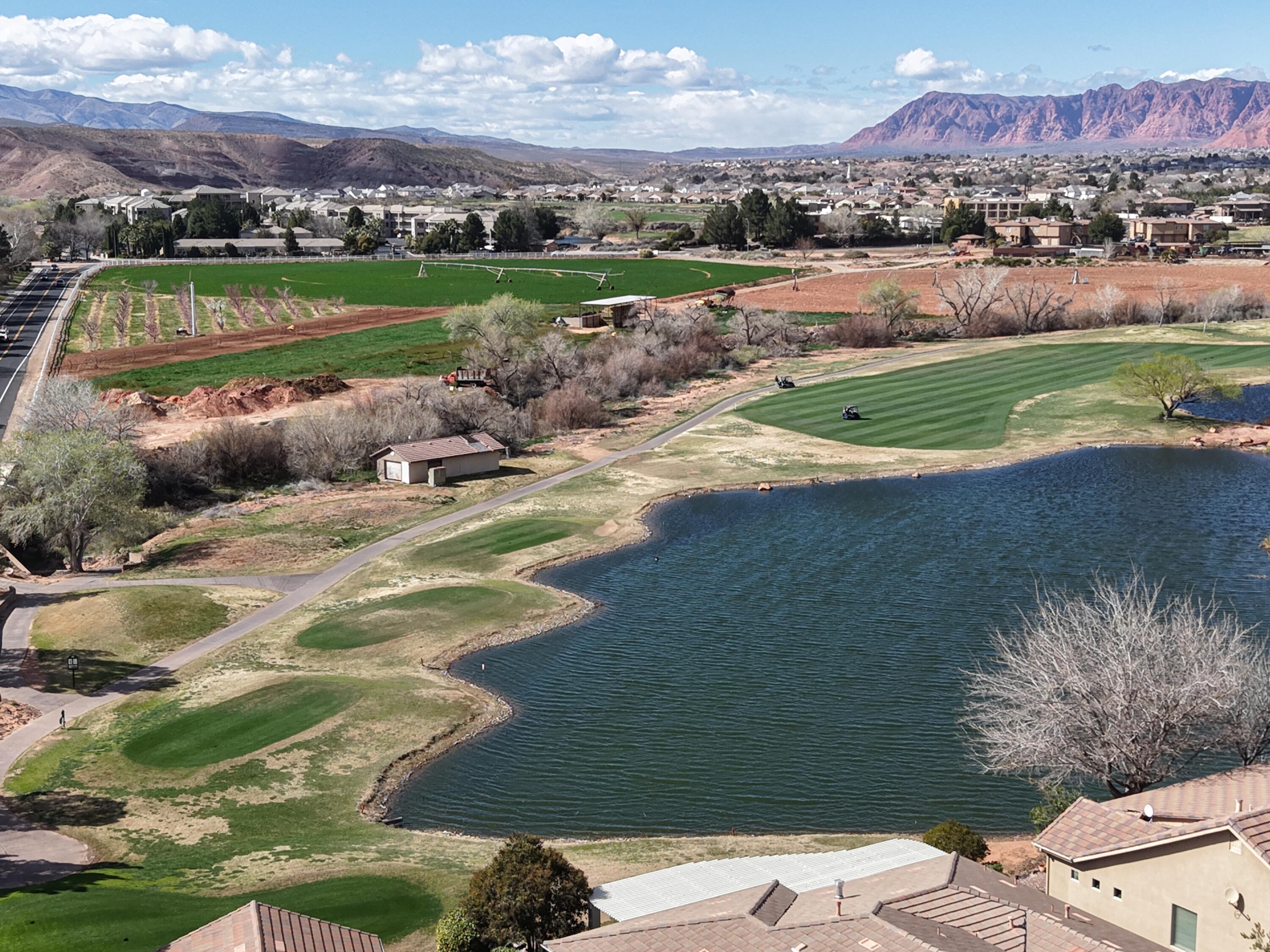 BLACKROCK CONDOS AT STONEBRIDGE - Residential