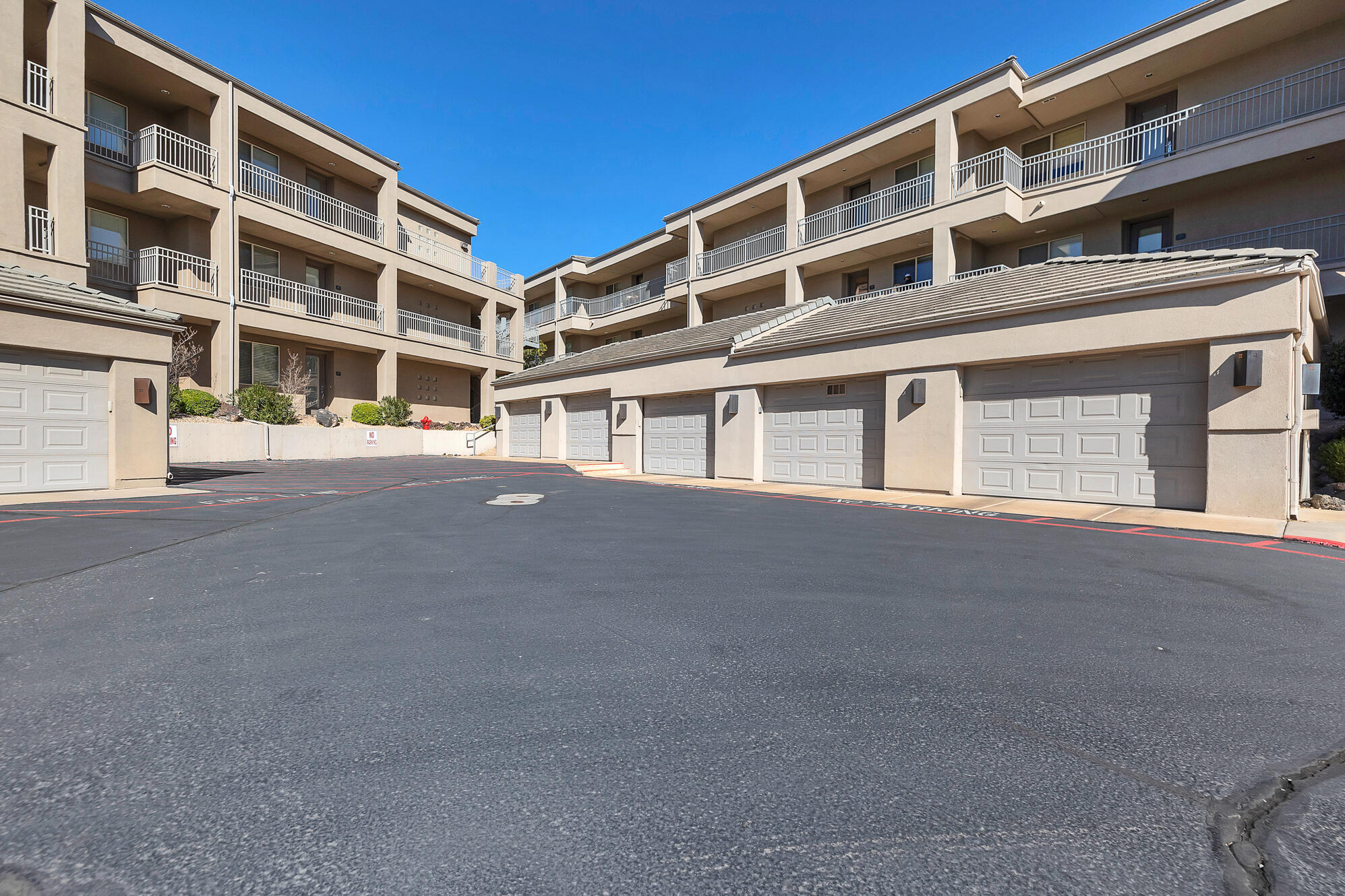 BLACKROCK CONDOS AT STONEBRIDGE - Residential