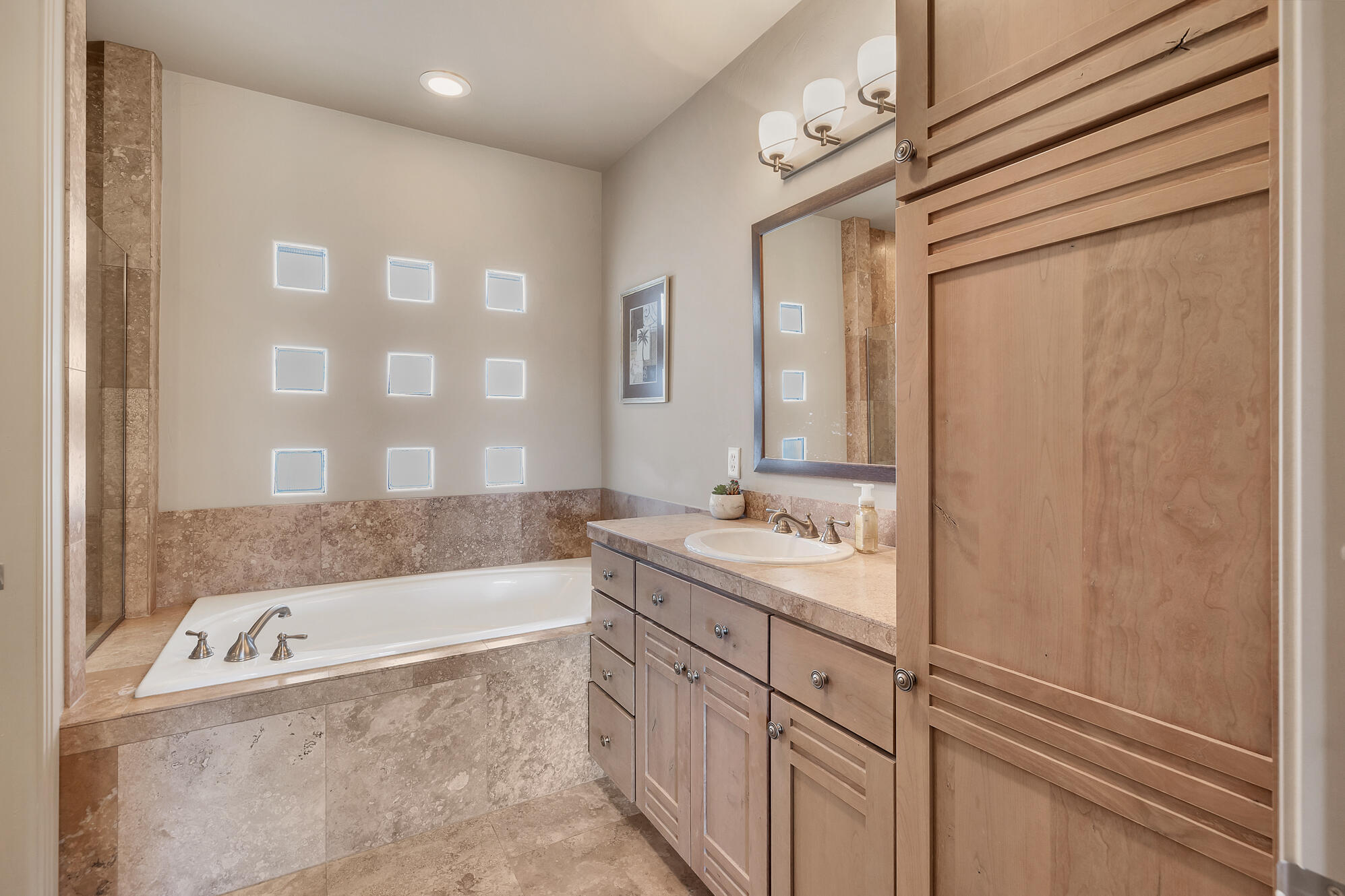 BLACKROCK CONDOS AT STONEBRIDGE - Residential