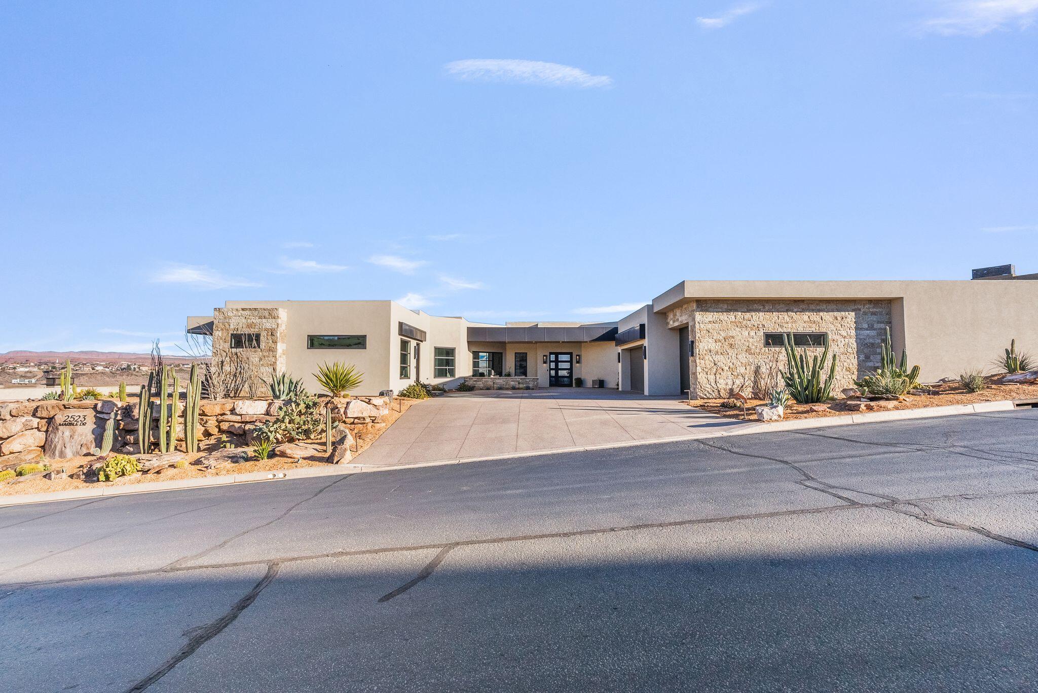 STONE CLIFF - Residential