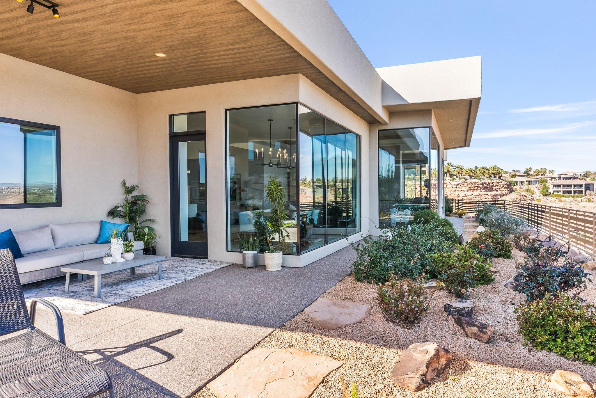 STONE CLIFF - Residential