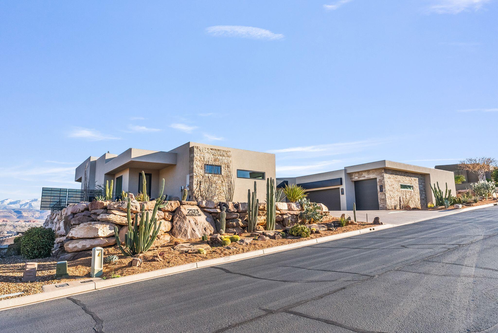 STONE CLIFF - Residential