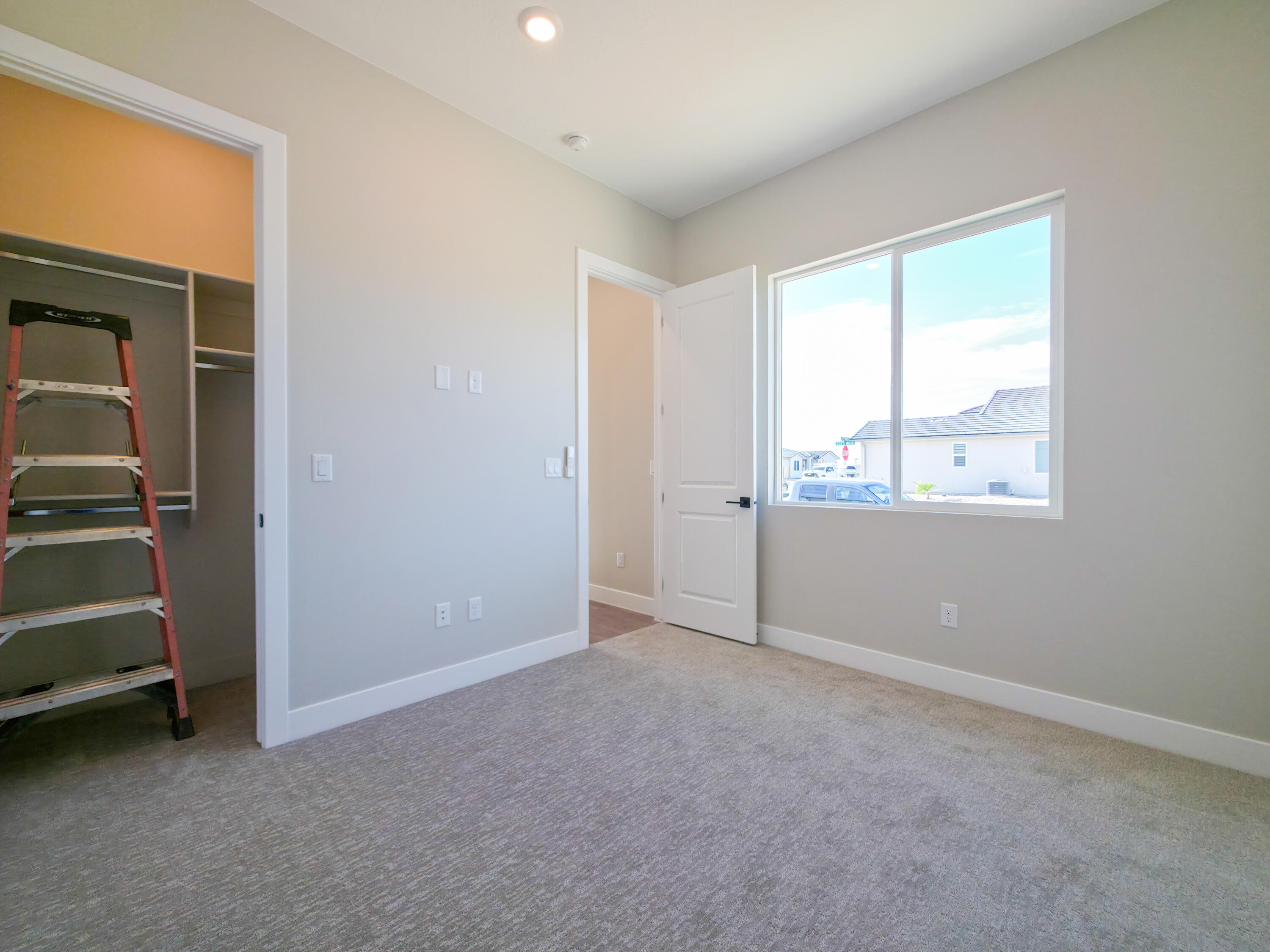 PEREGRINE POINTE WEST - Residential