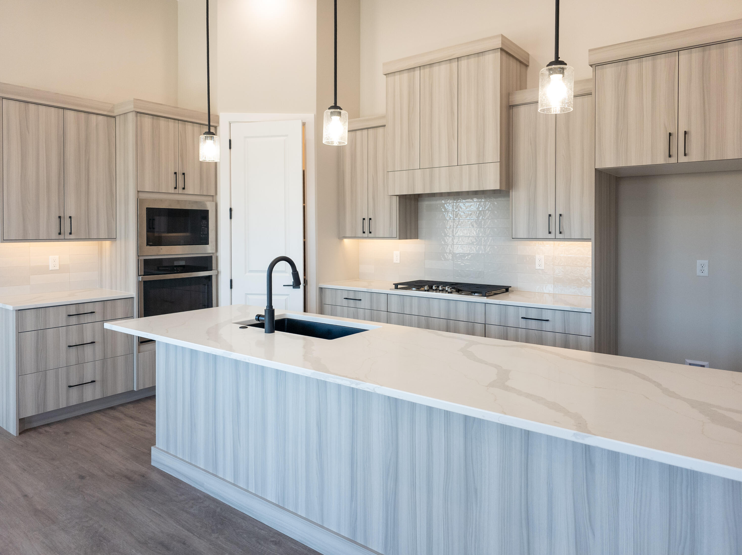 PEREGRINE POINTE WEST - Residential