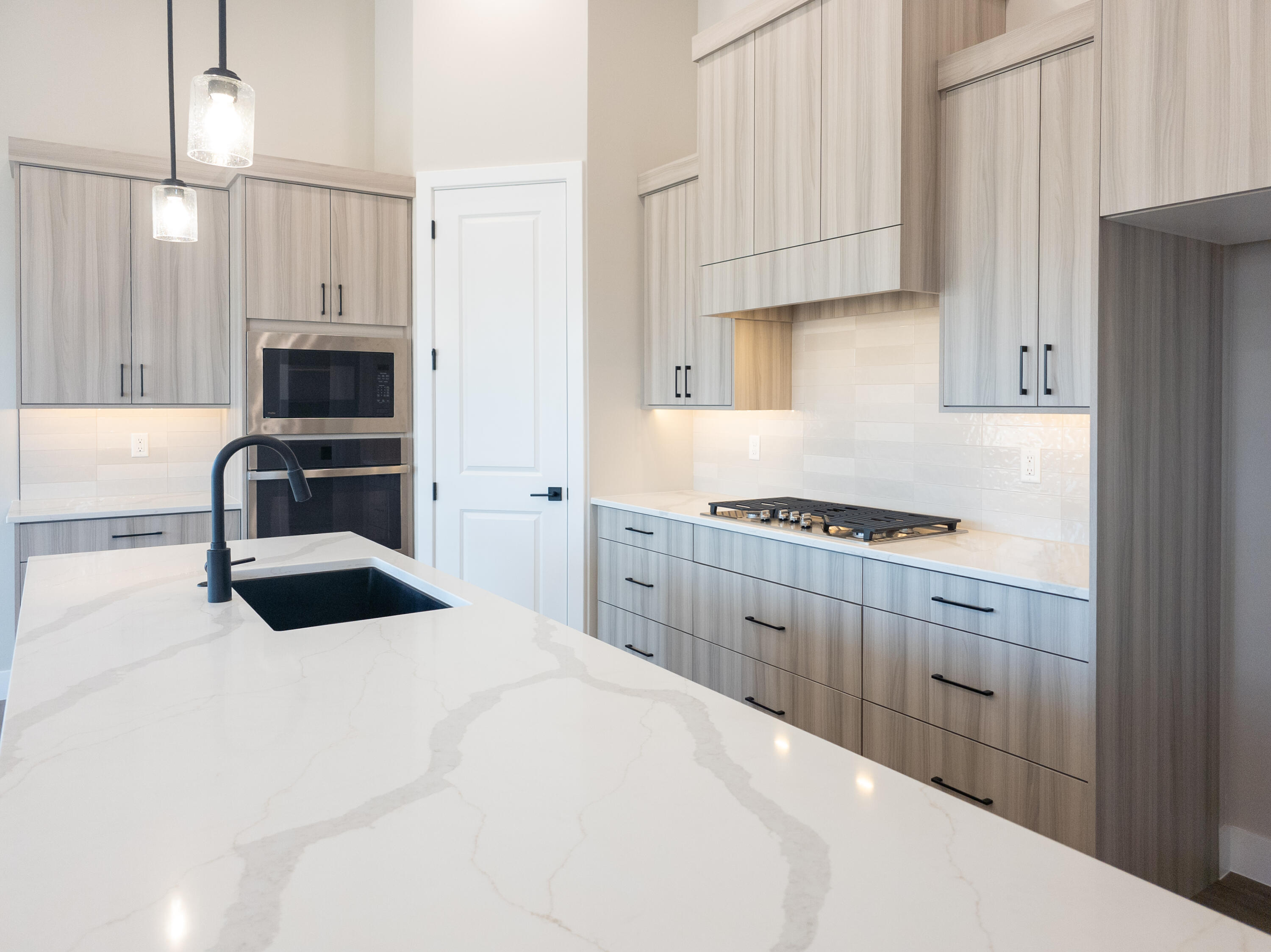 PEREGRINE POINTE WEST - Residential