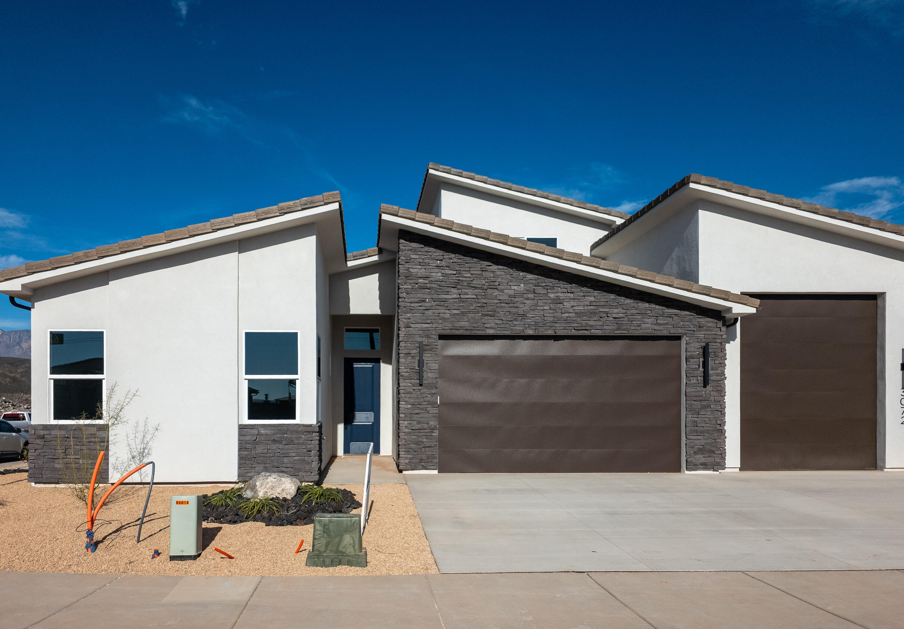 PEREGRINE POINTE WEST - Residential