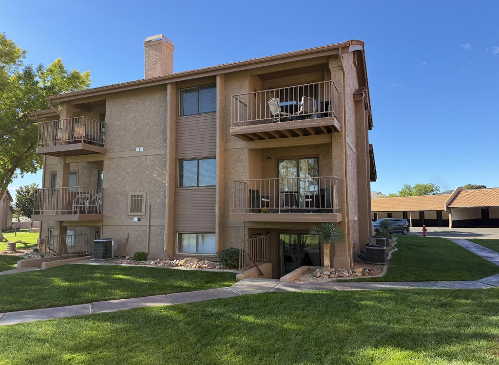 Photo of 860 S Village RD I-1 #I-1, Saint George, UT 84770 (MLS # 26-277255)