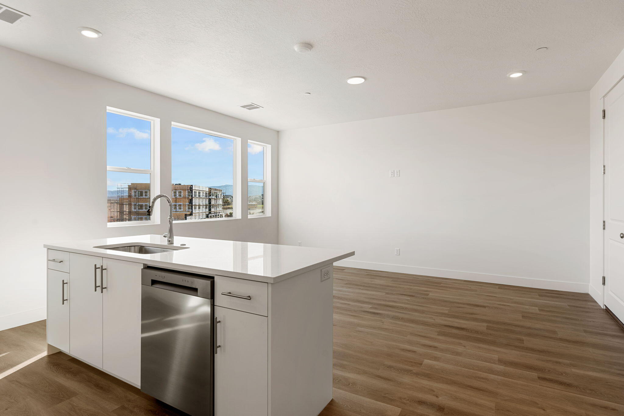 AUBURN HILLS - Residential