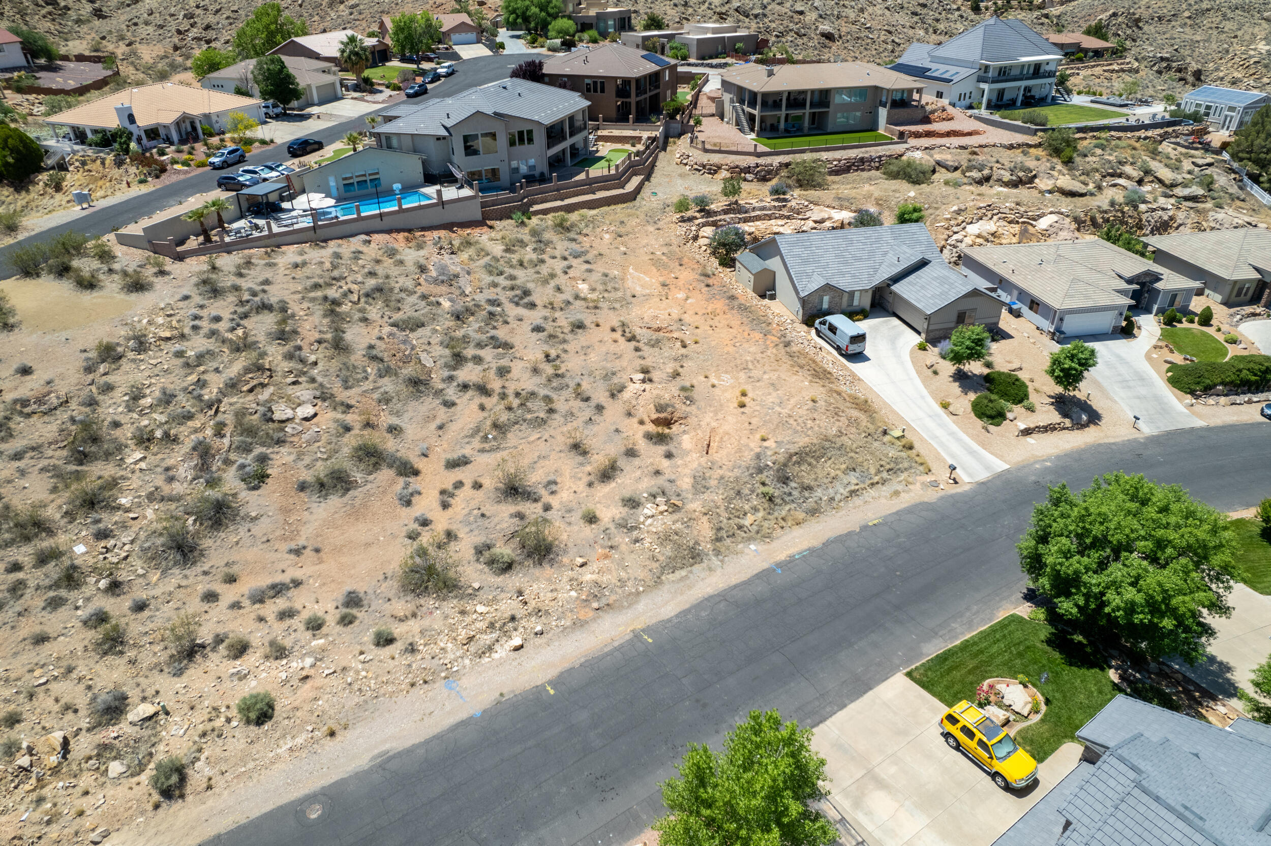 BLOOMINGTON HILLS - Land