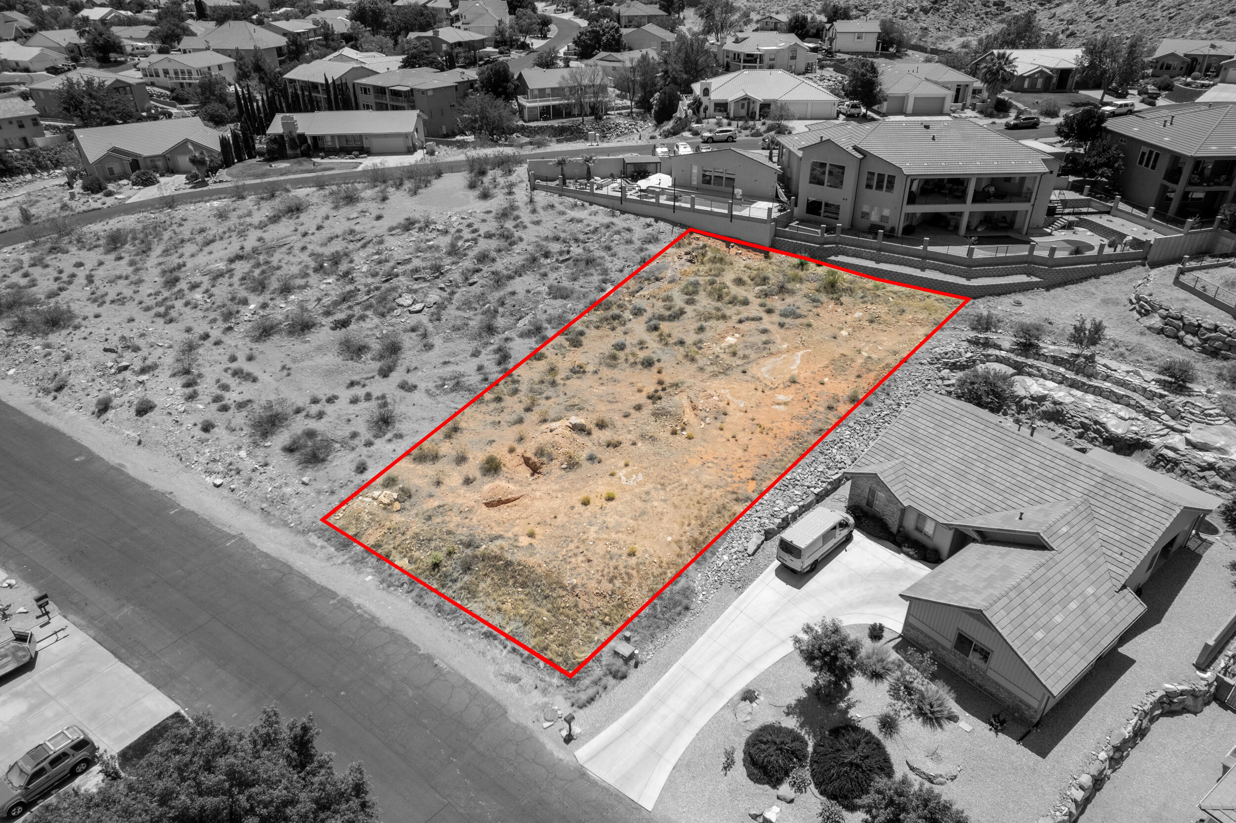 BLOOMINGTON HILLS - Land