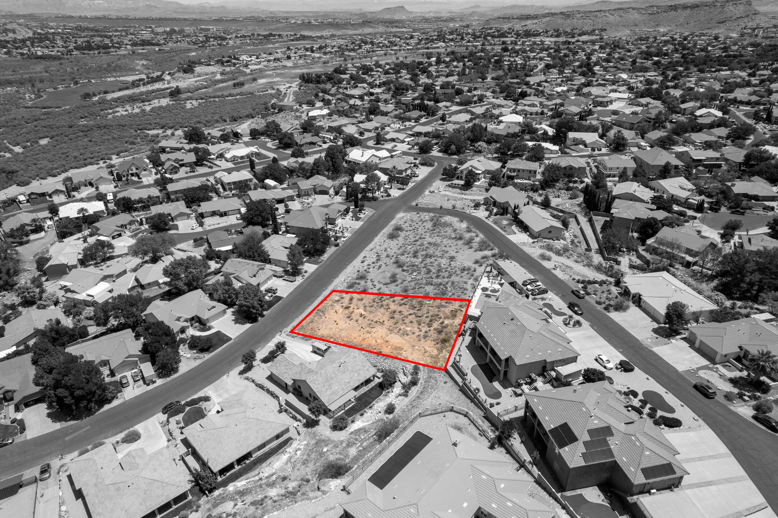 BLOOMINGTON HILLS - Land